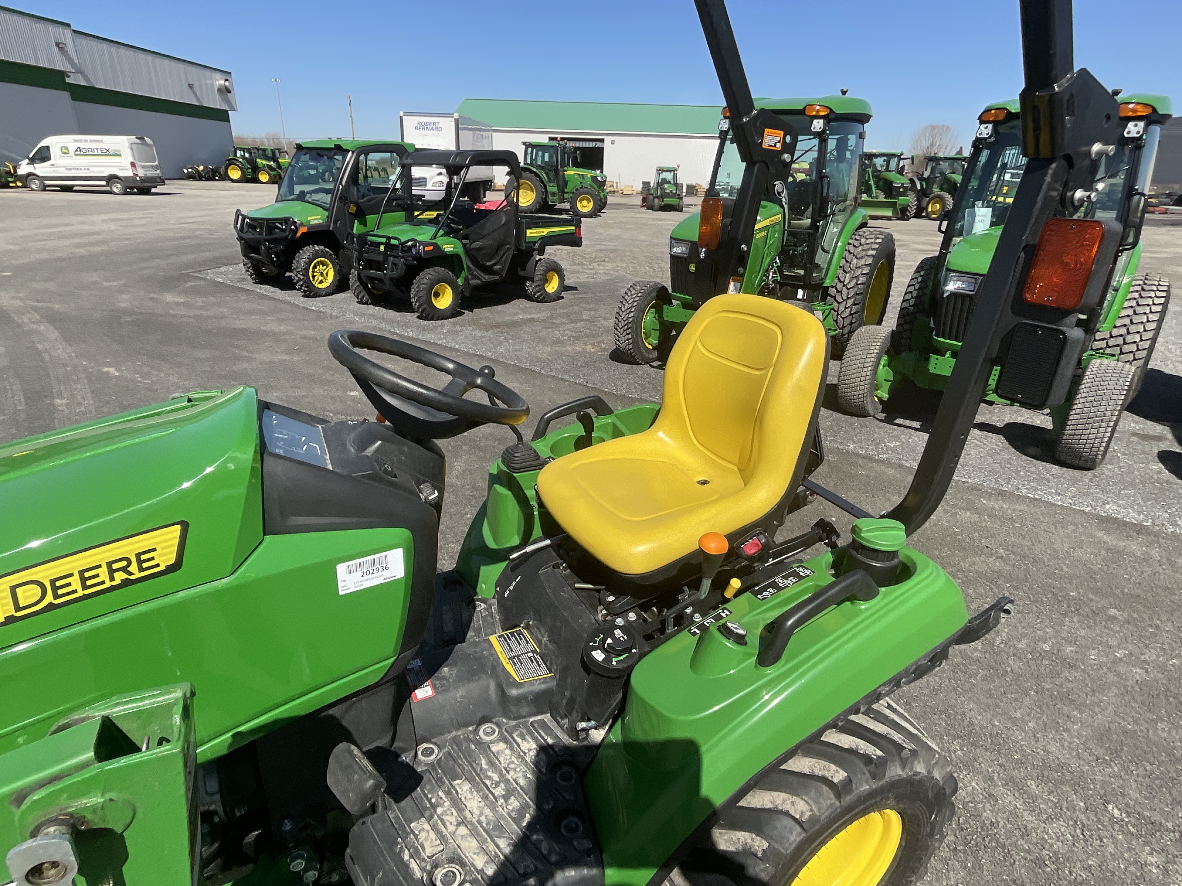 John Deere 1023E