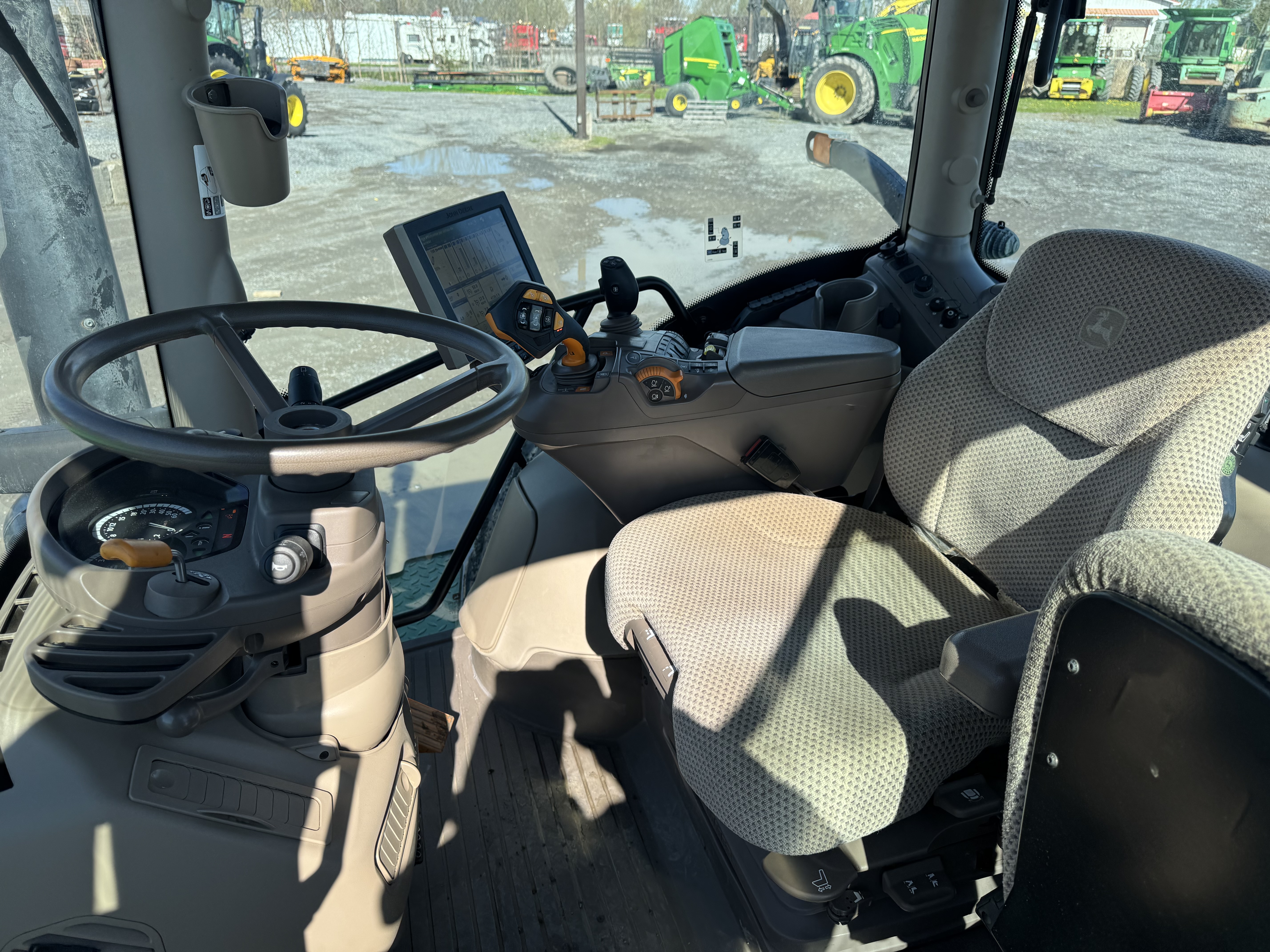 John Deere 6230R FRT HITCH