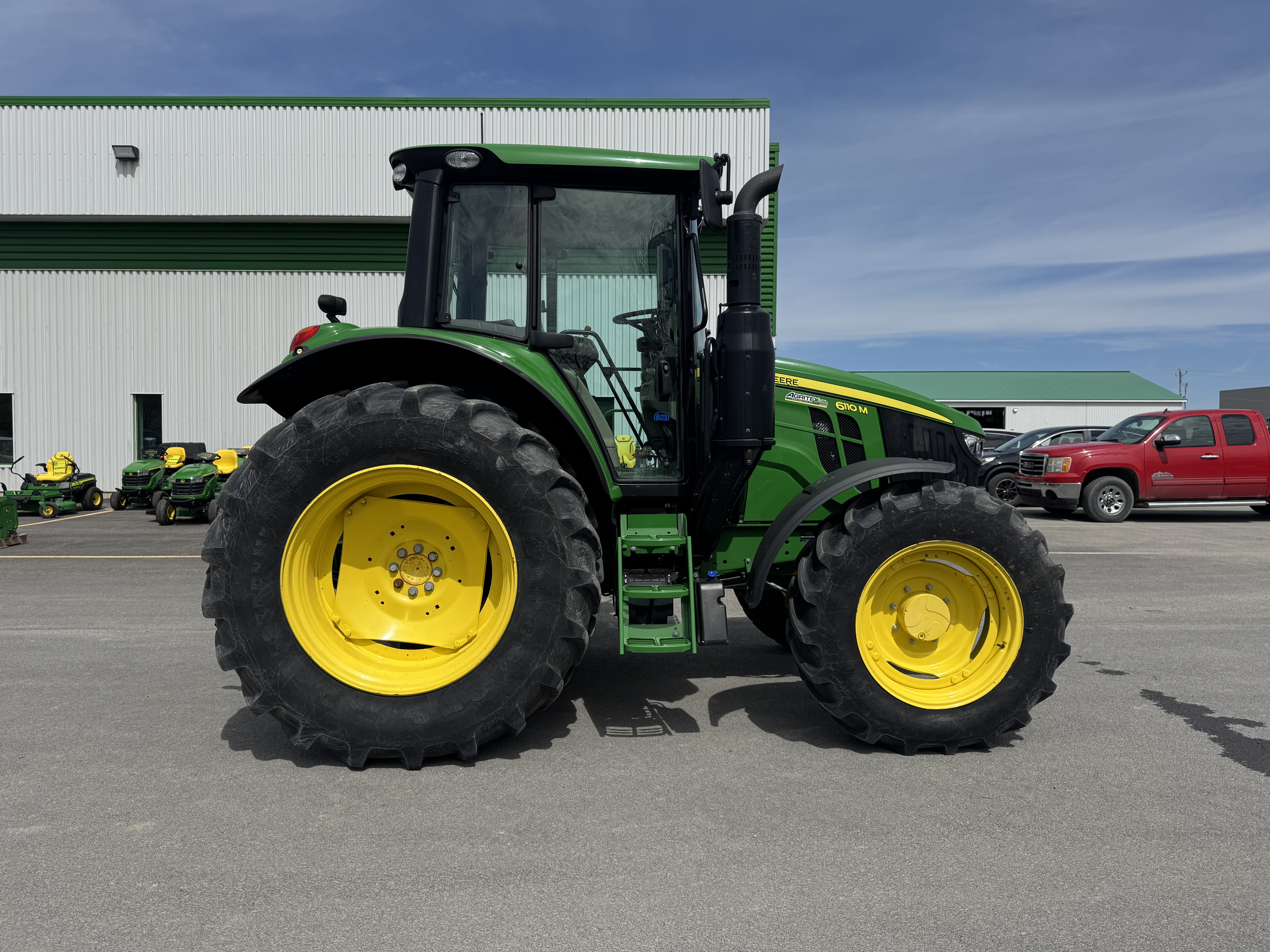 John Deere 6110M