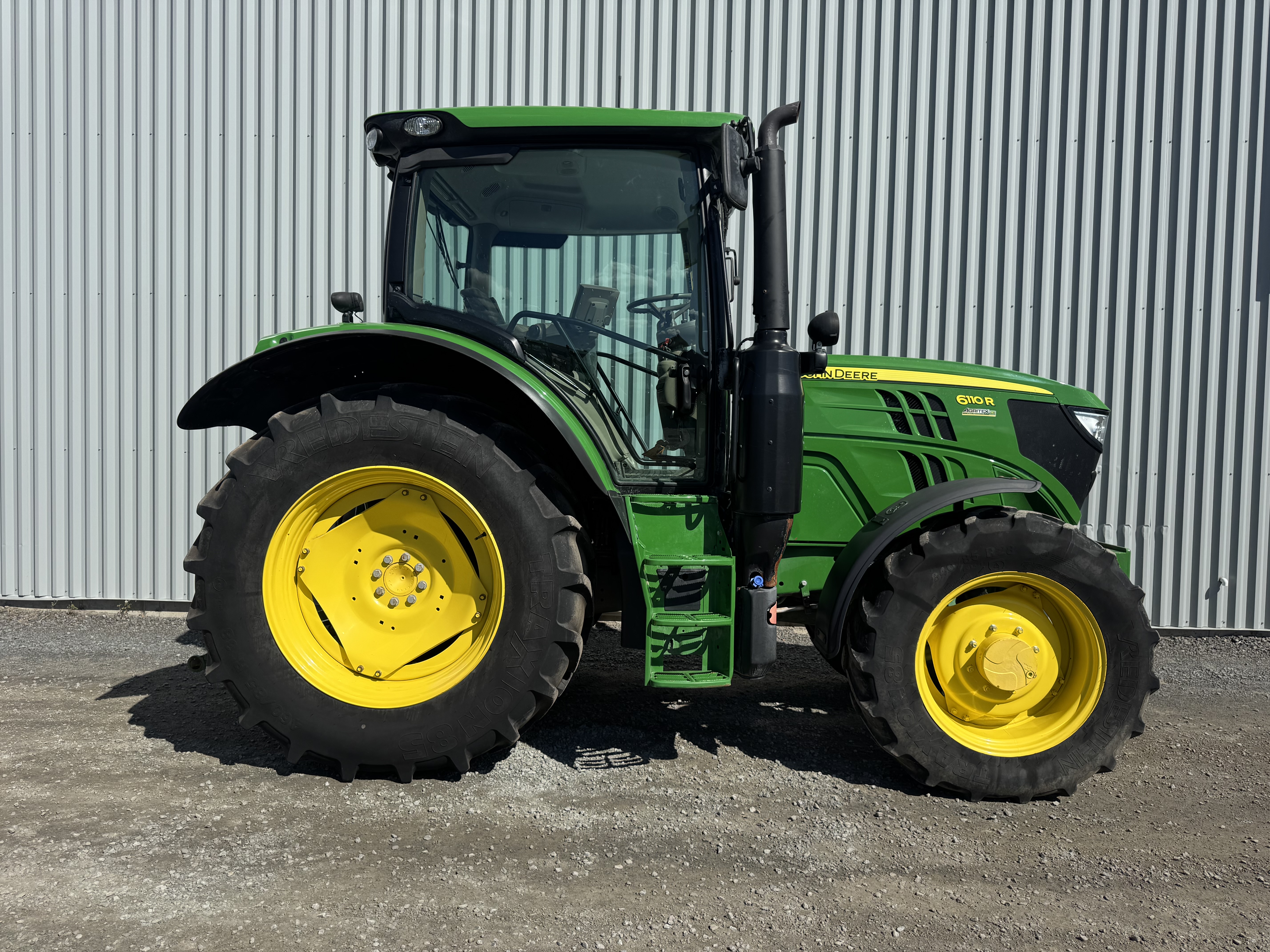 John Deere 6110R
