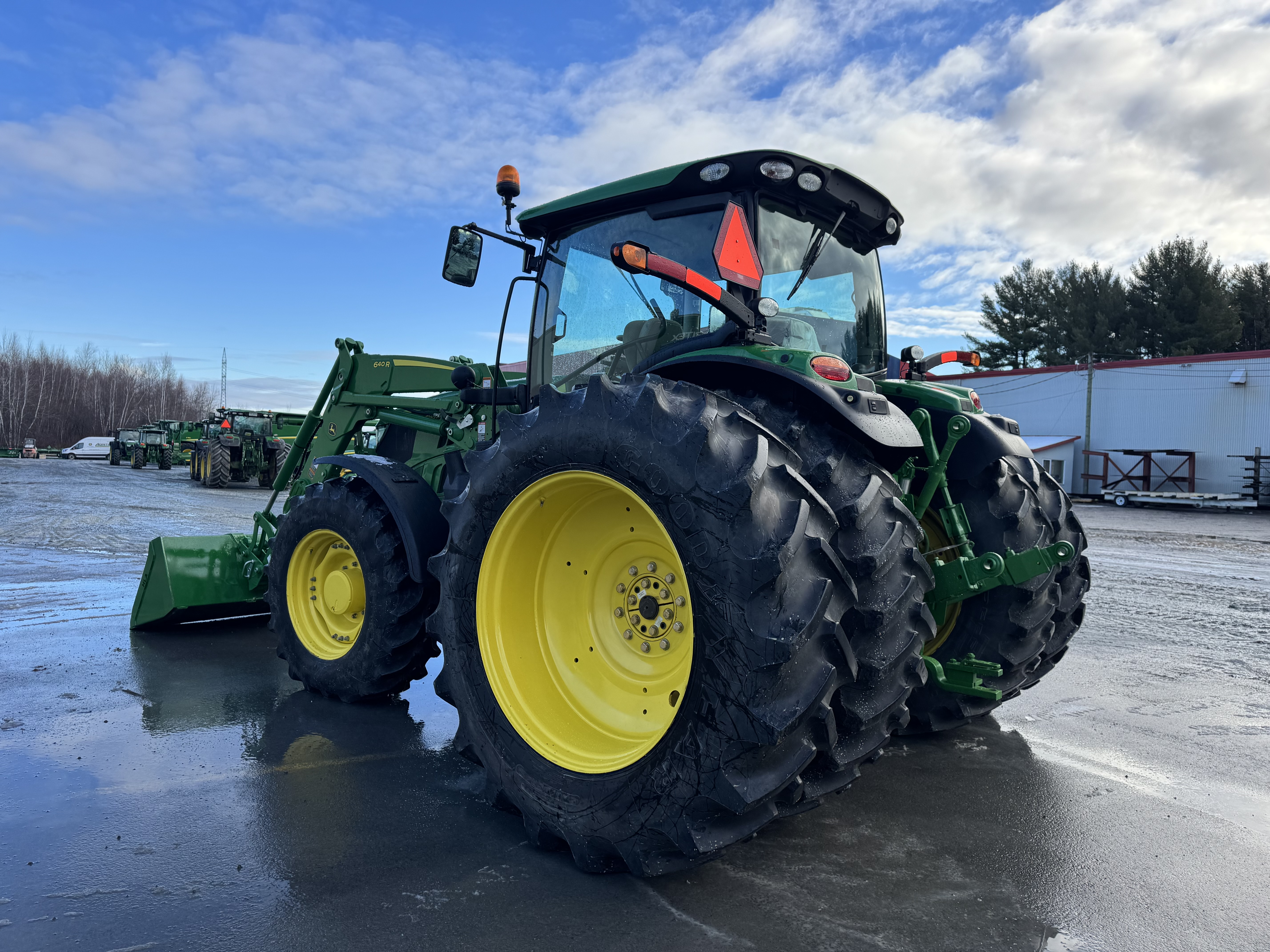 John Deere 6145R   