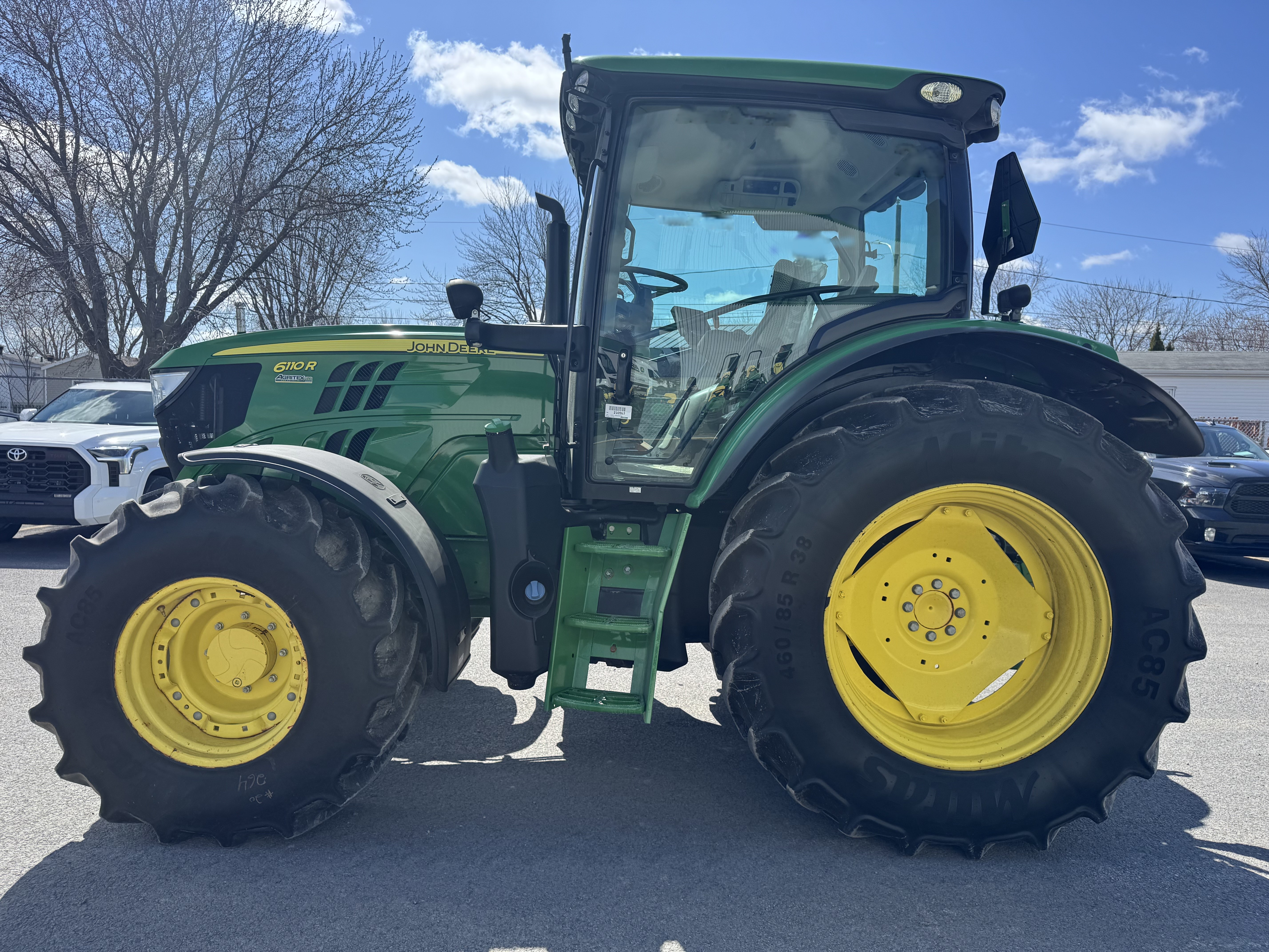 John Deere 6110R