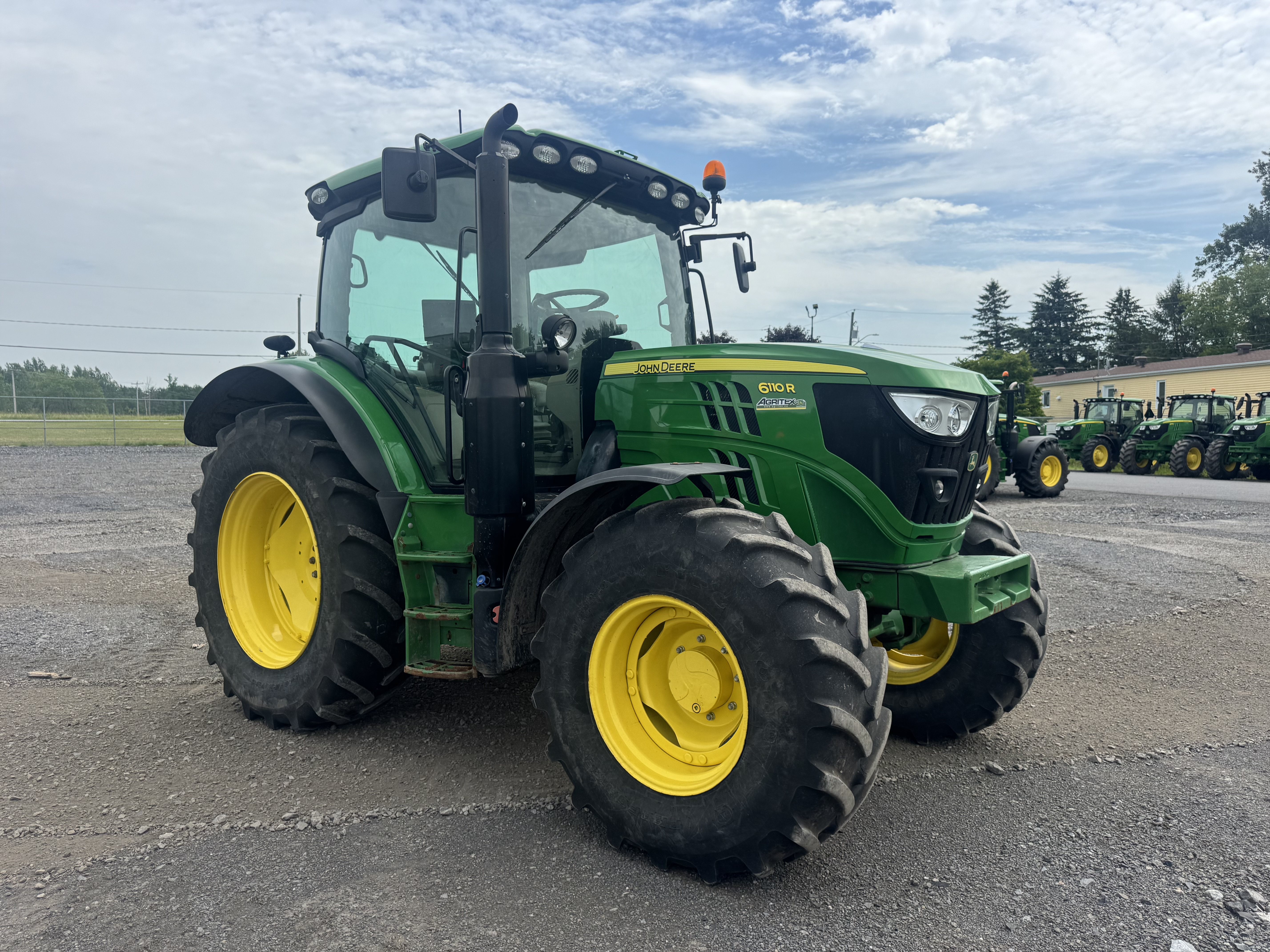John Deere 6110R