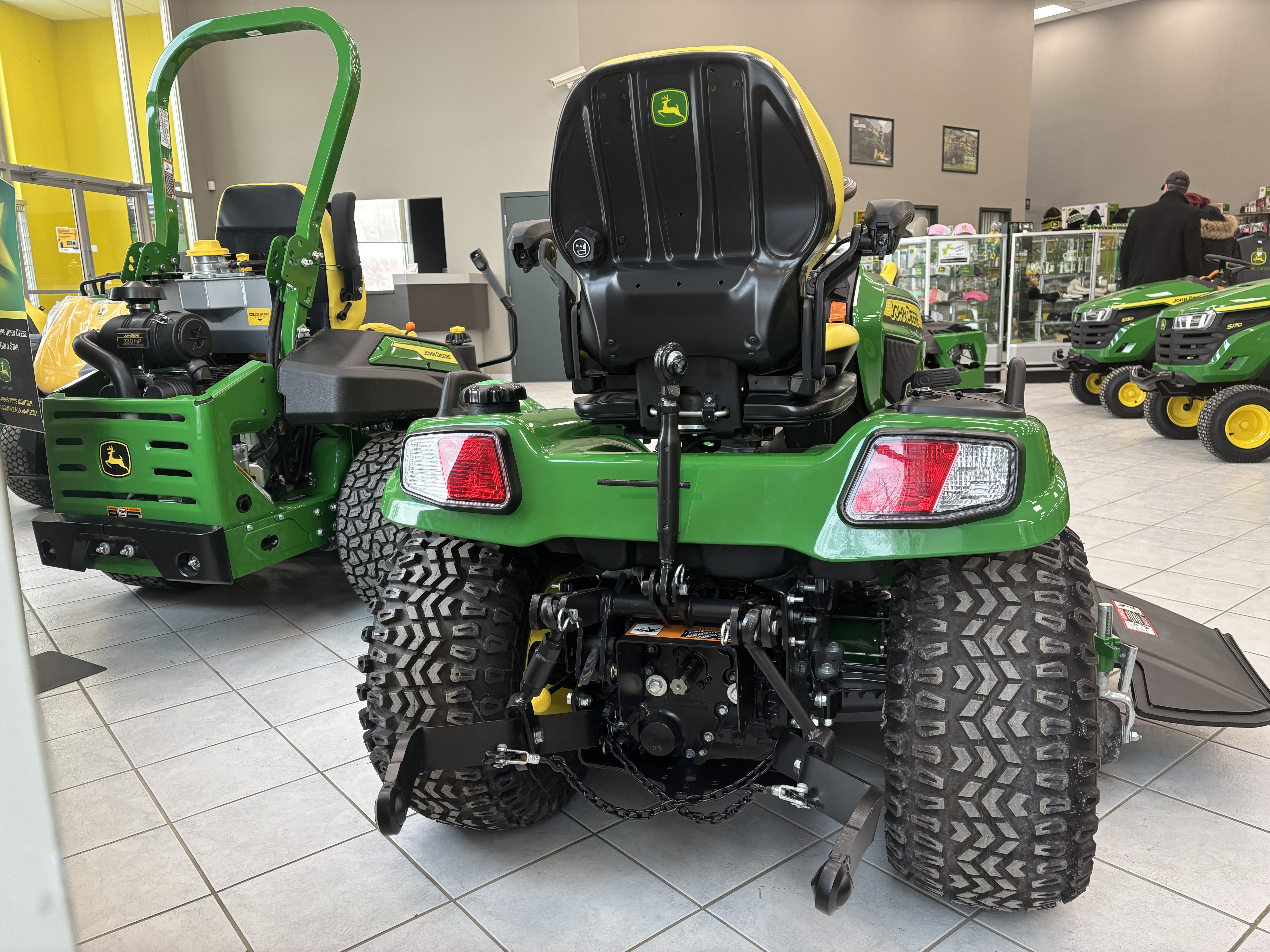 John Deere X758