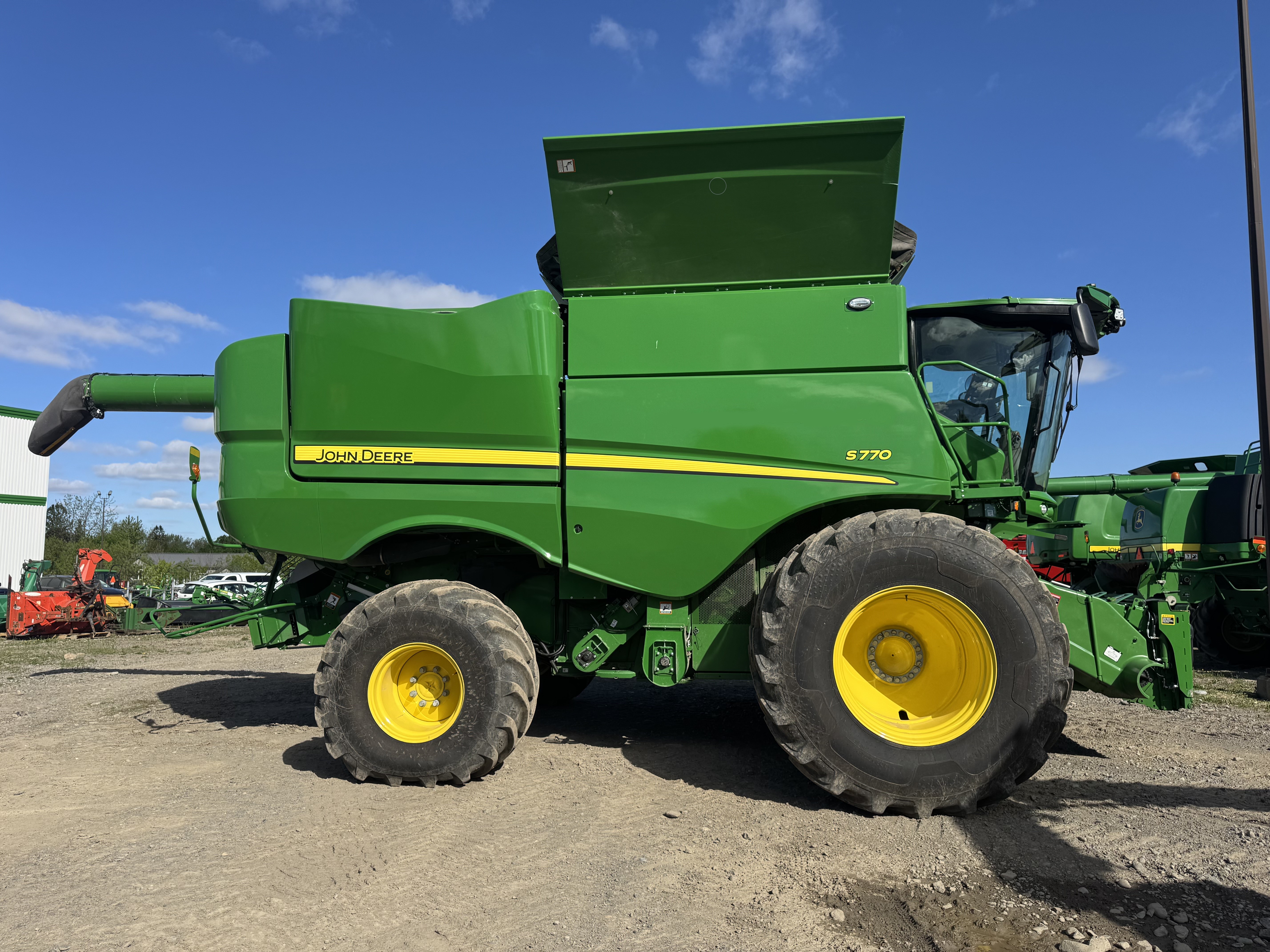 John Deere S770