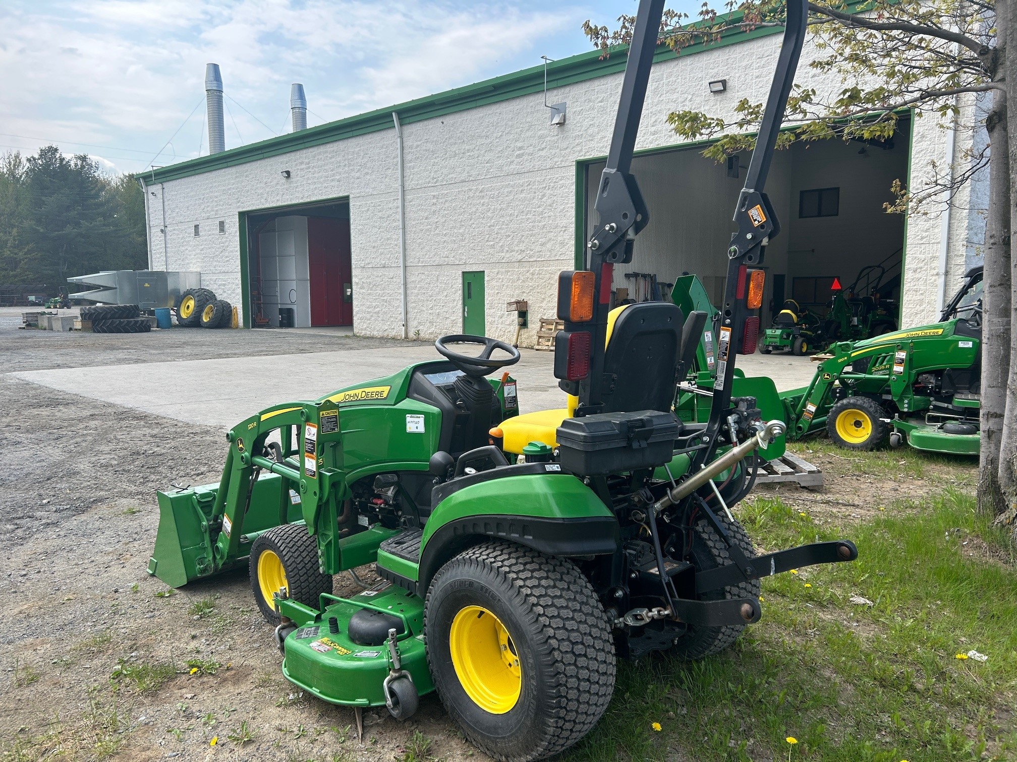 John Deere 1025R