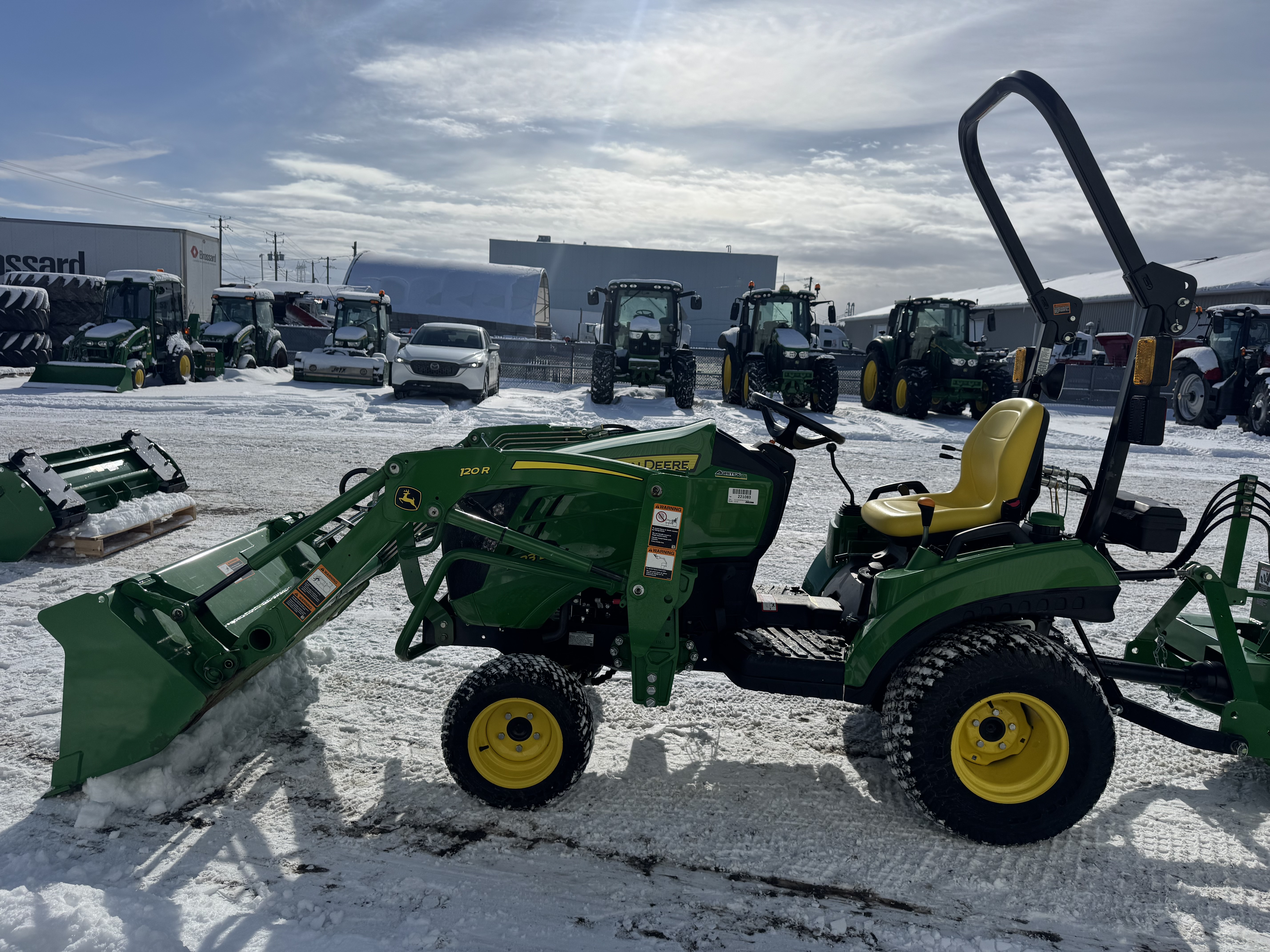 John Deere 1023E