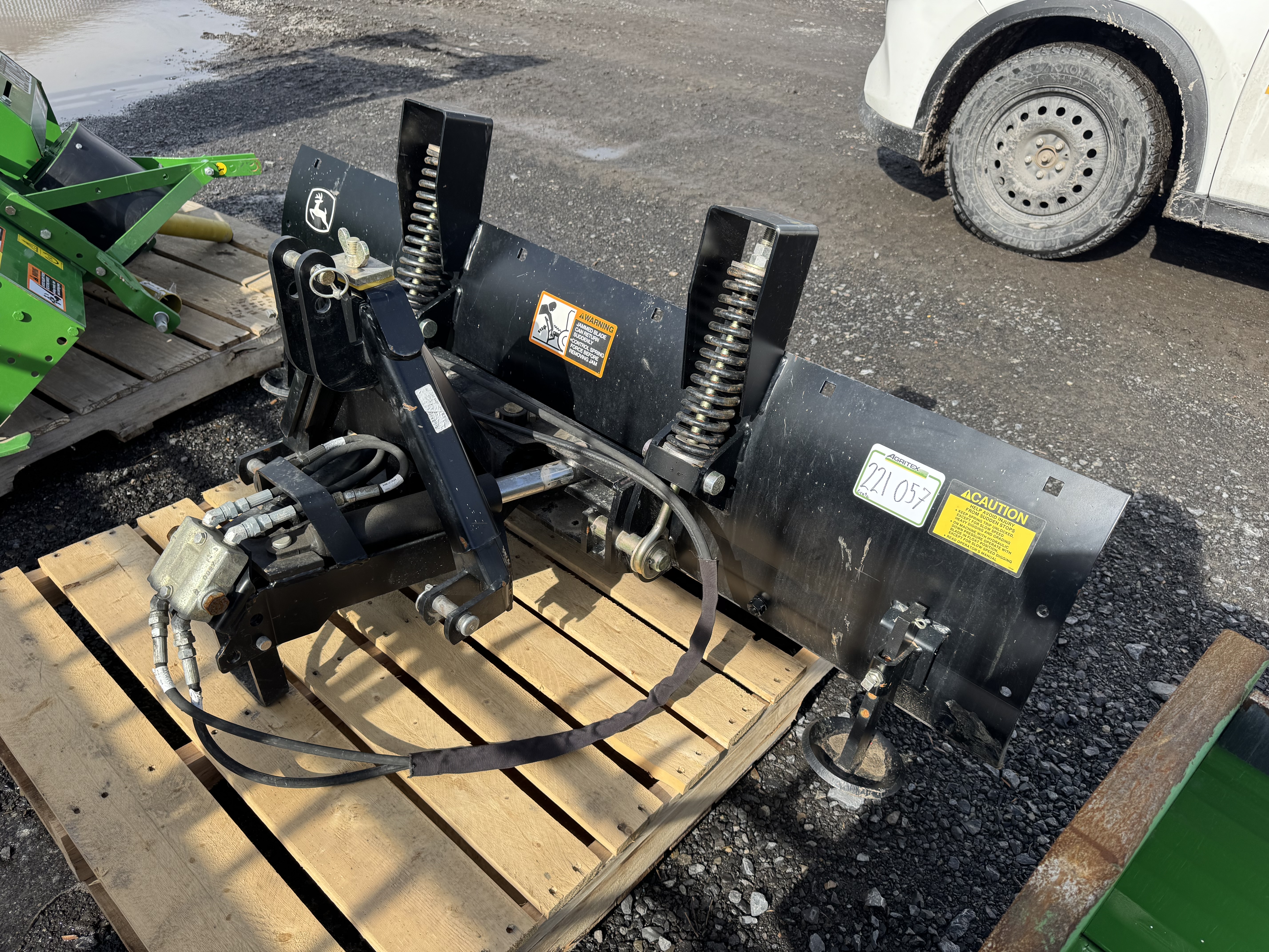 John Deere 366 FRONT BLADE