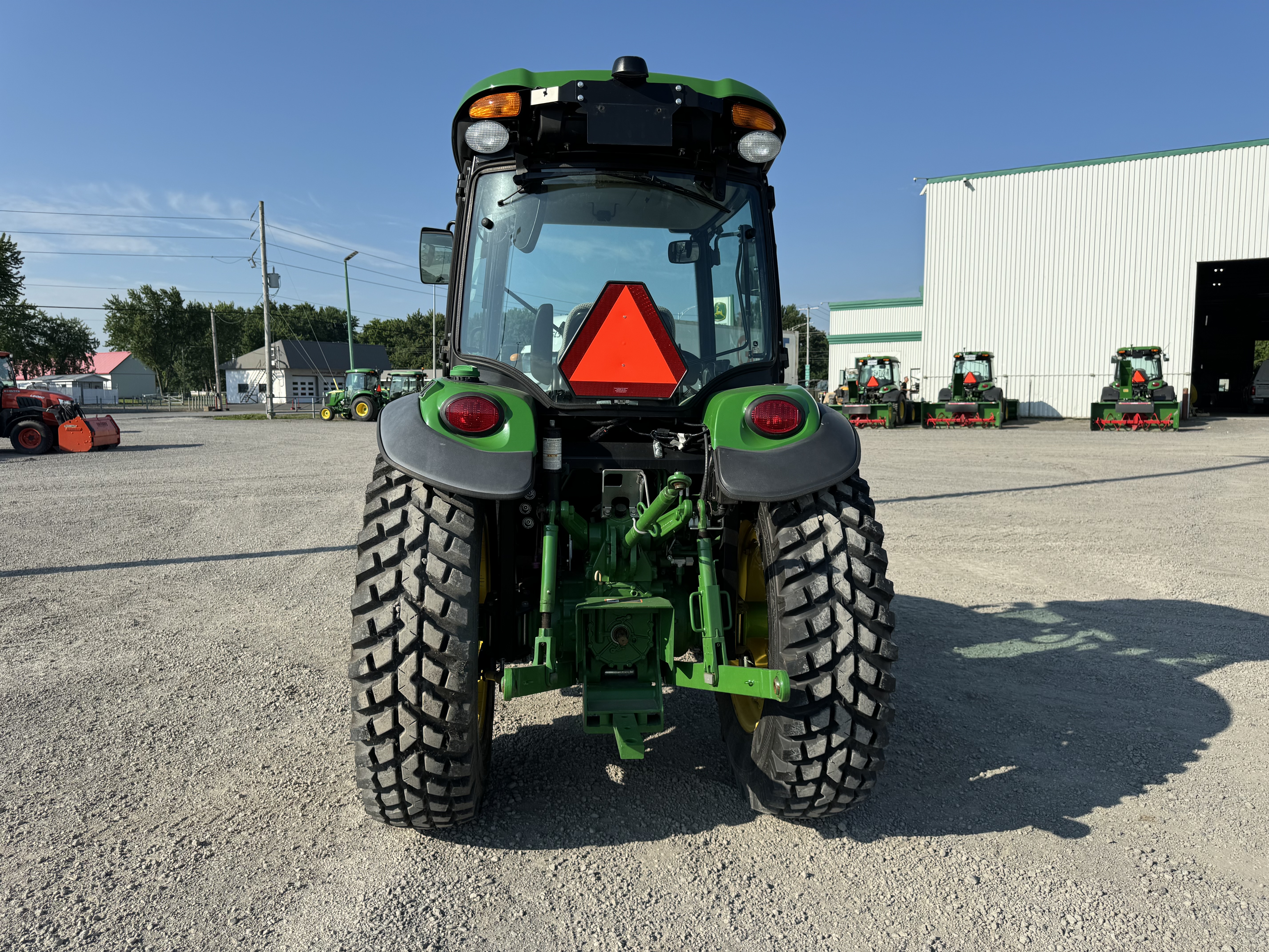 John Deere 4052R GRATTE NOKIAN 
