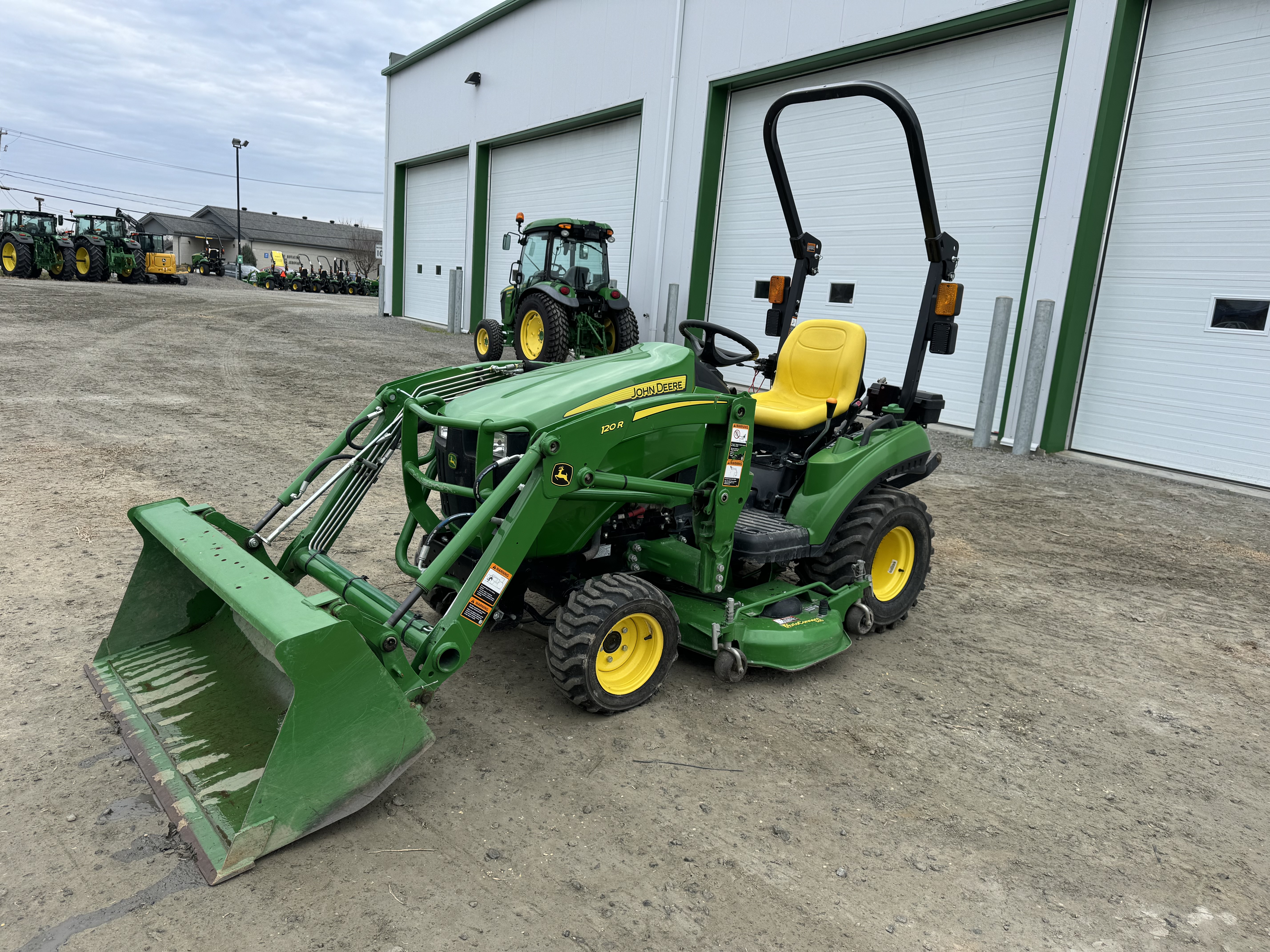 John Deere 1023E