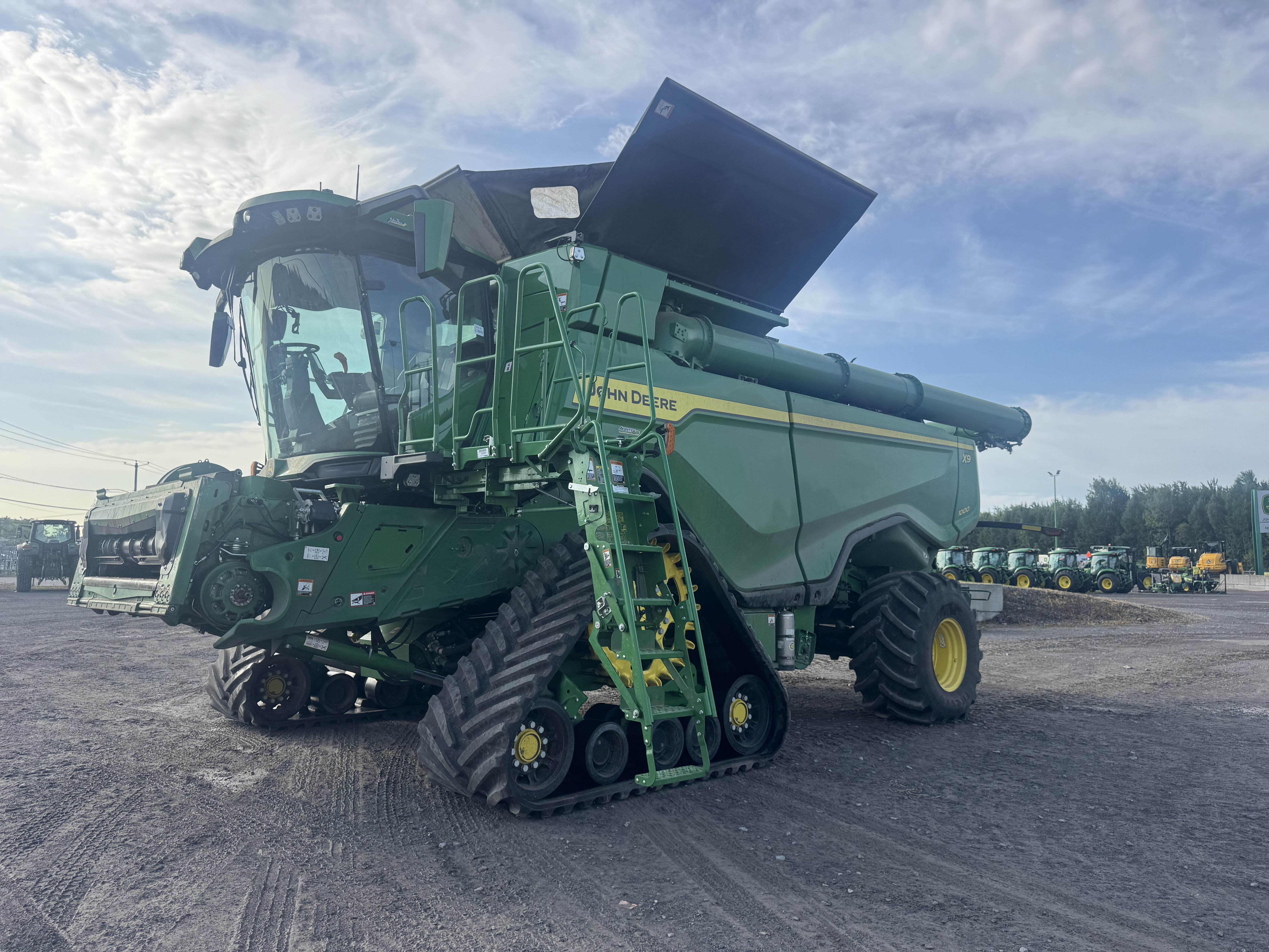 John Deere X9 1000 Track