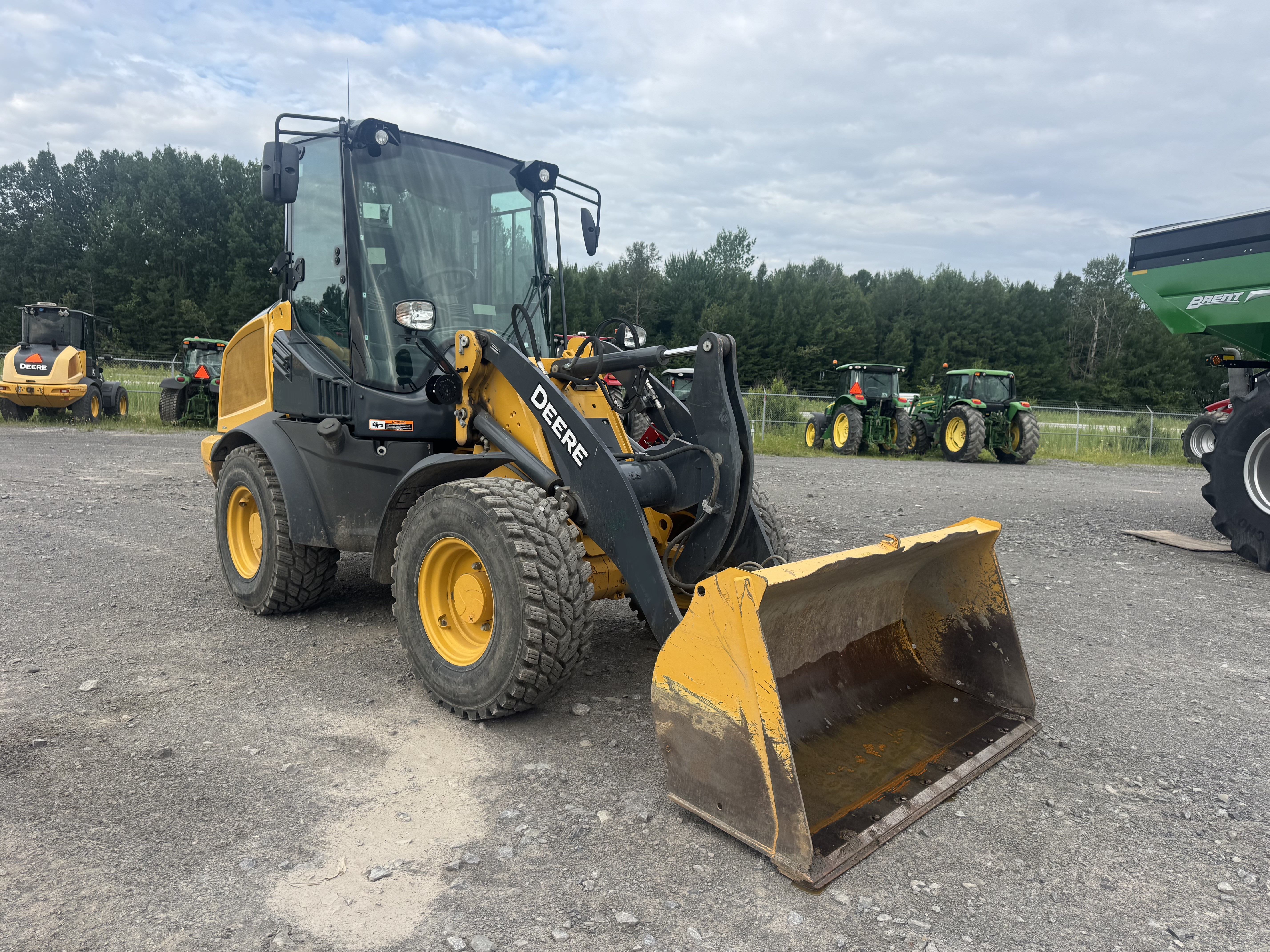 John Deere 244L