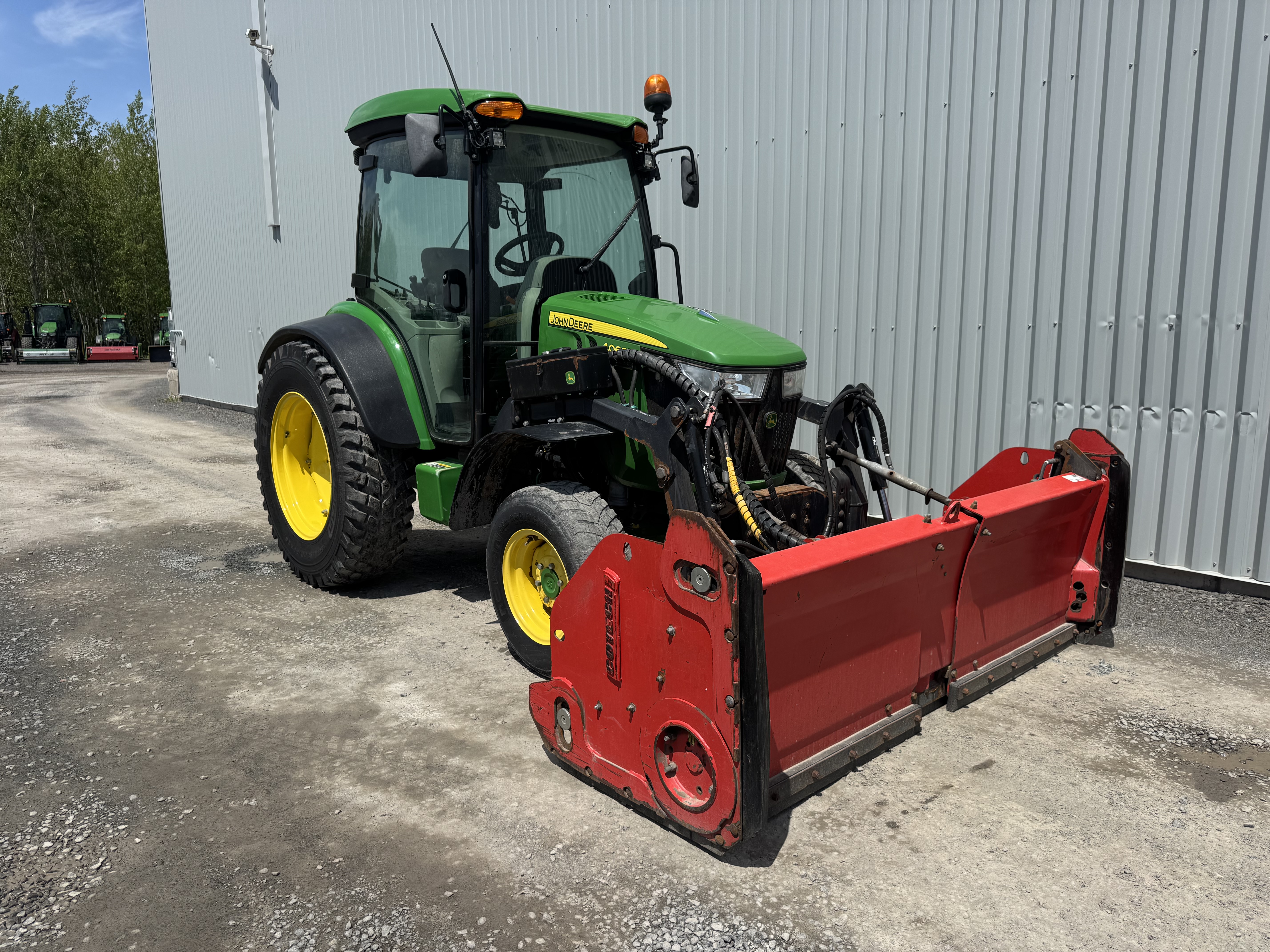 John Deere 4066R GRATTE NOKIAN    
