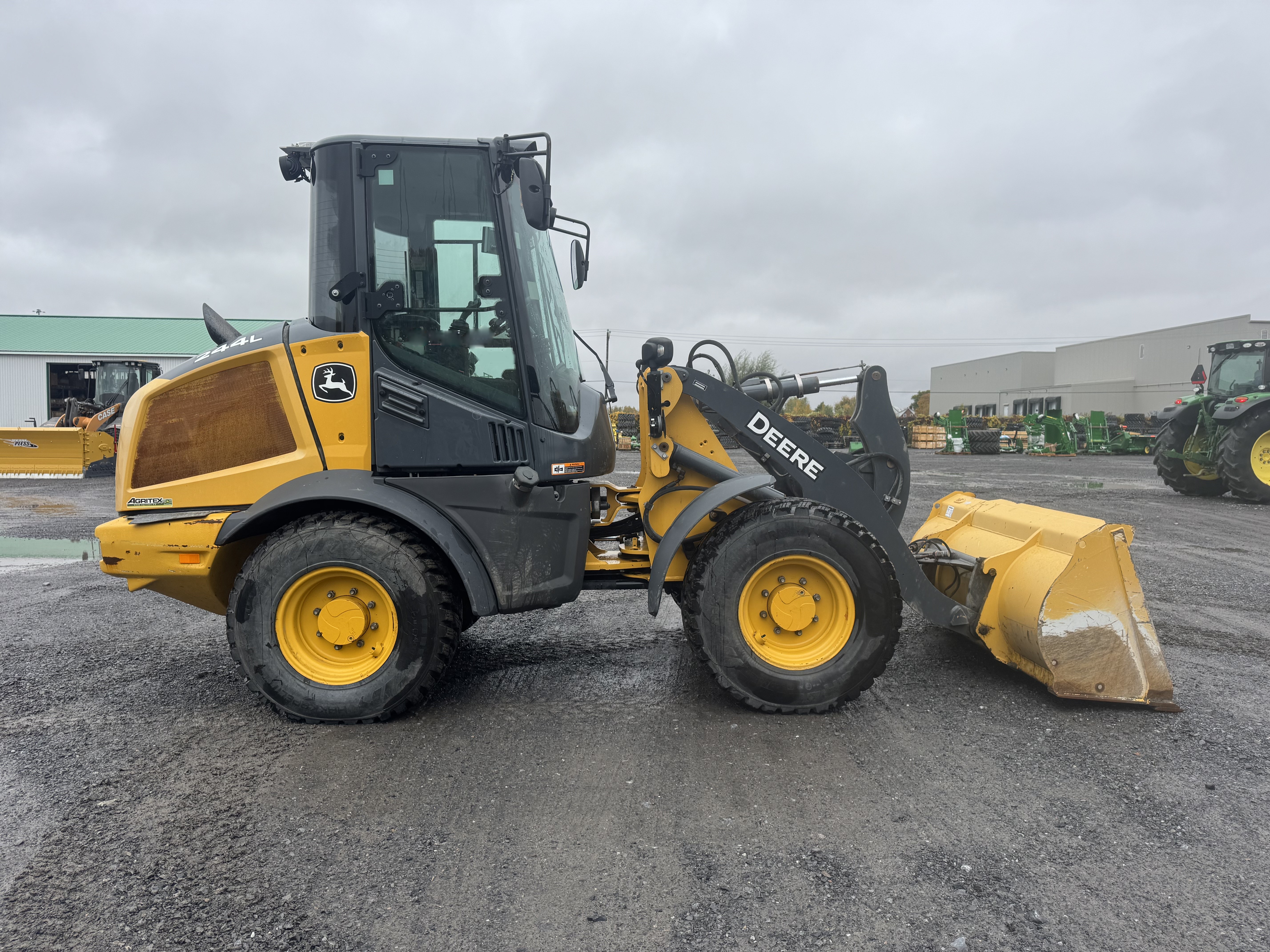 John Deere 244L