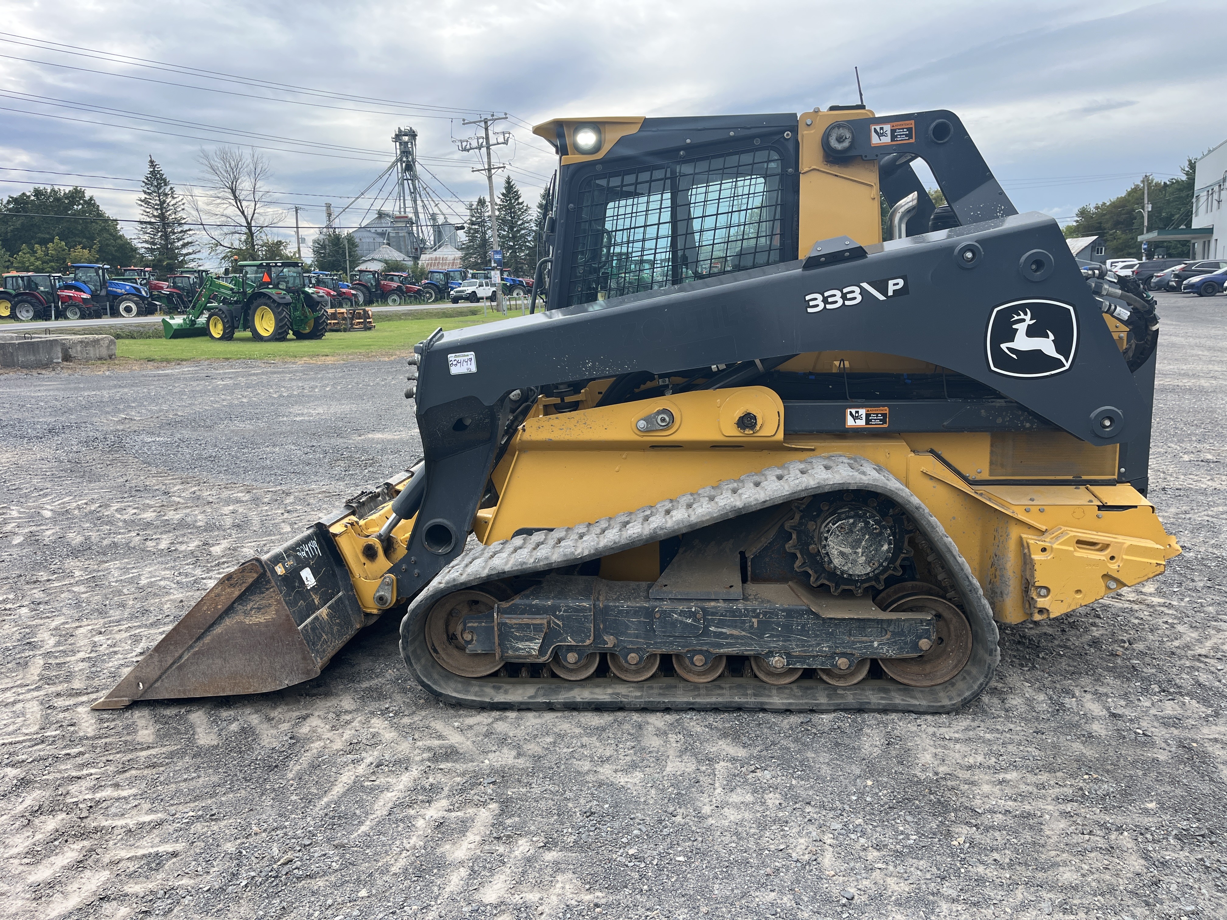 John Deere 333P