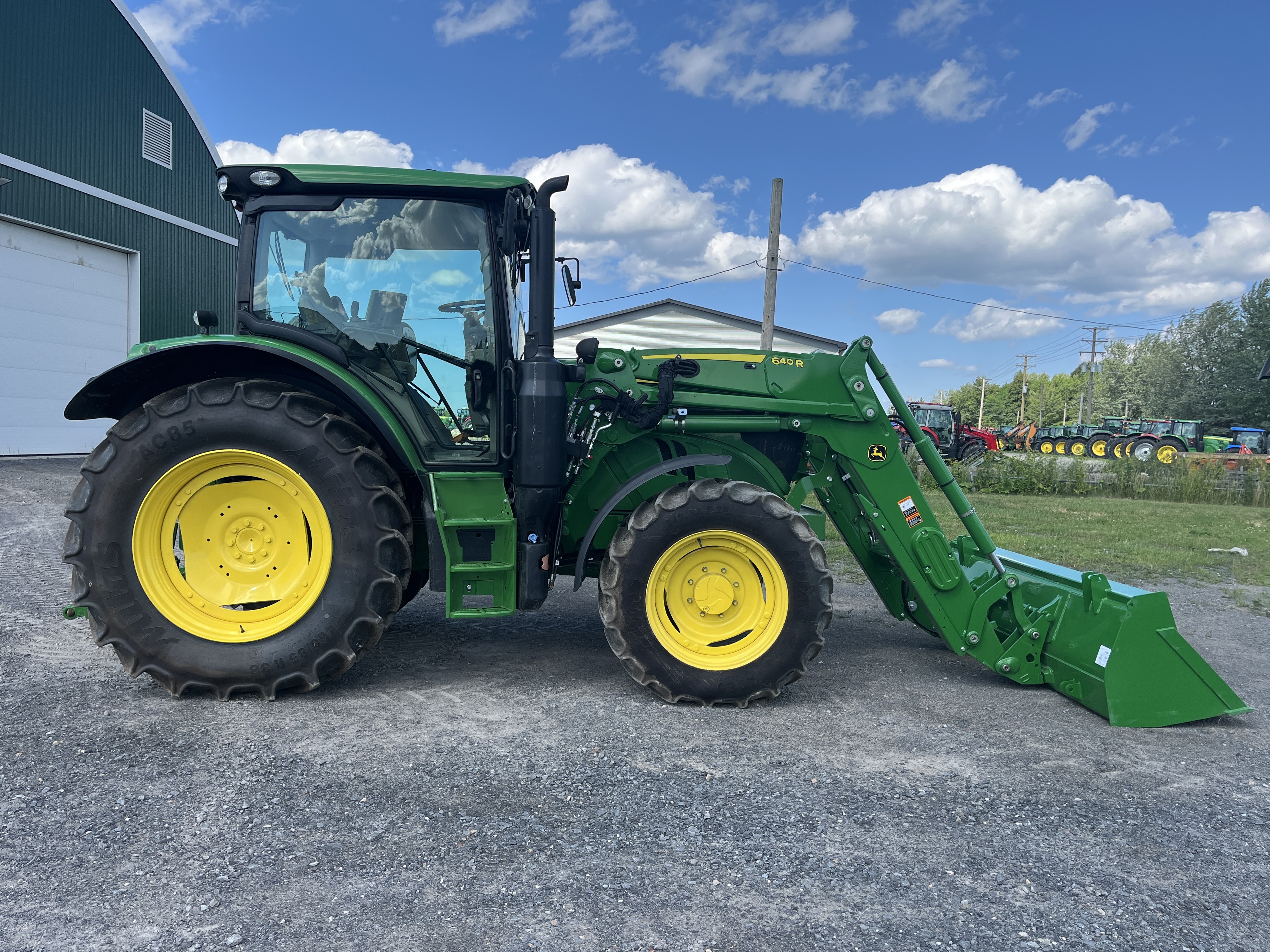 John Deere 6110R 