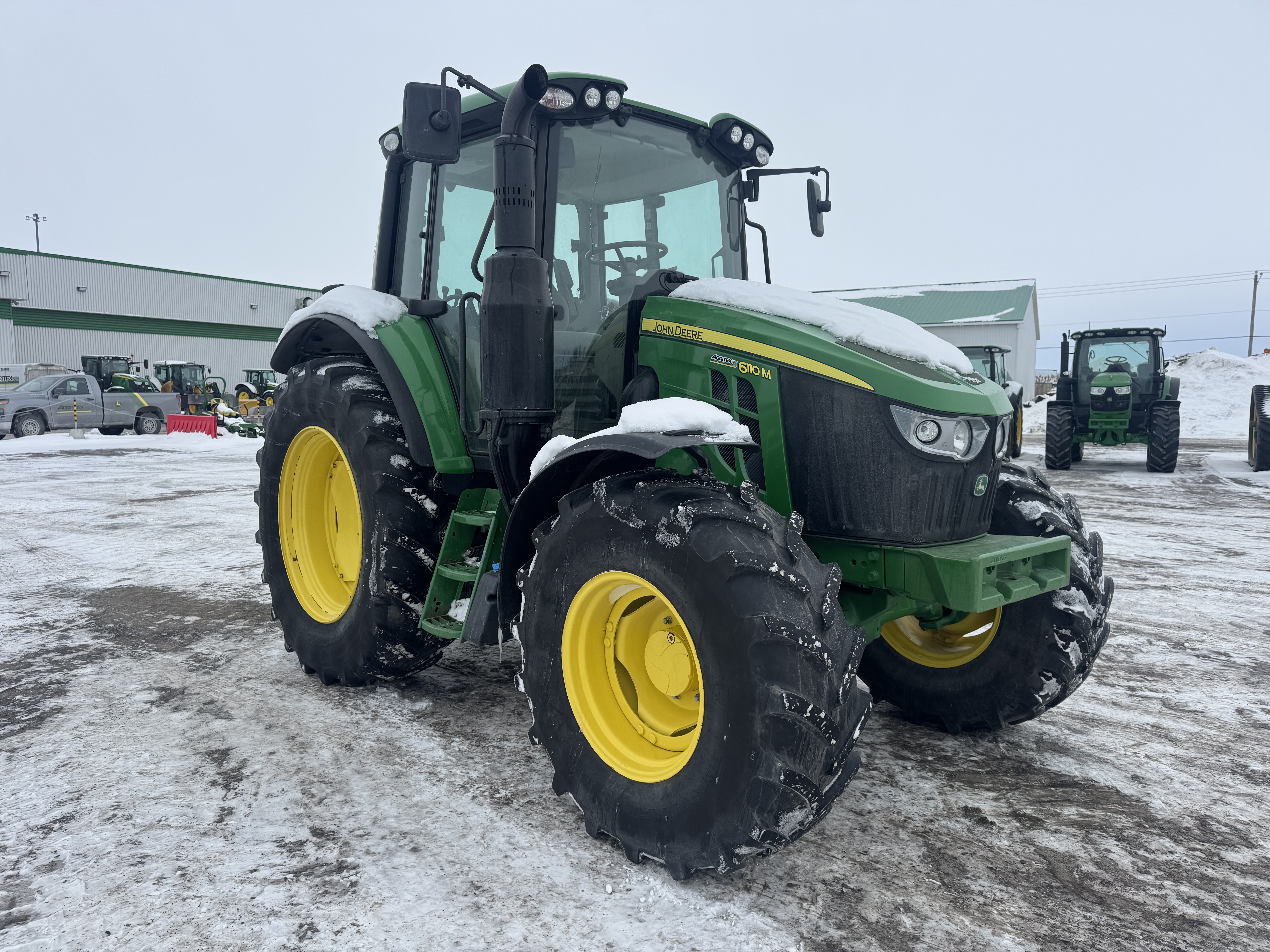 John Deere 6110M 