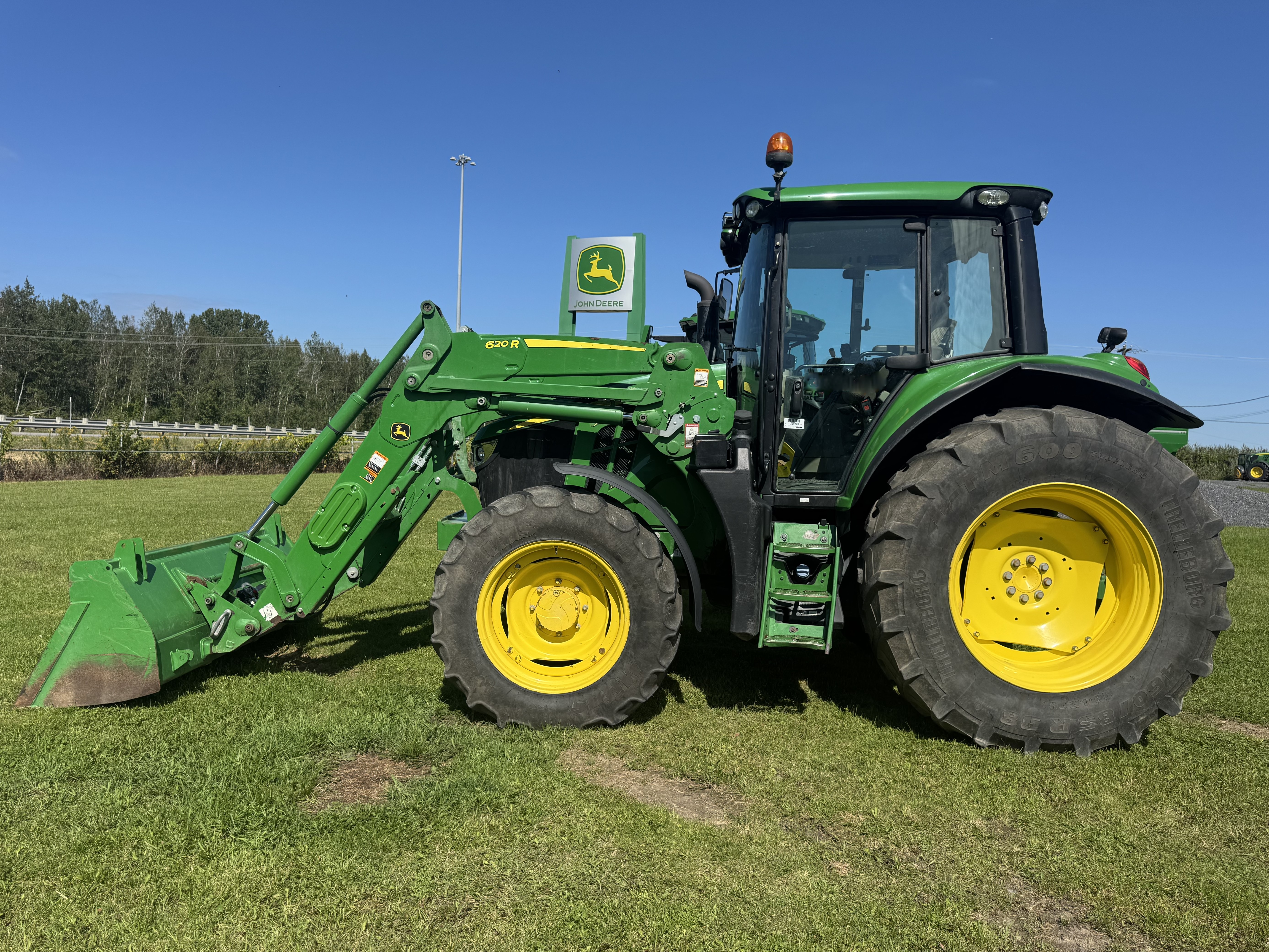 John Deere 6110M