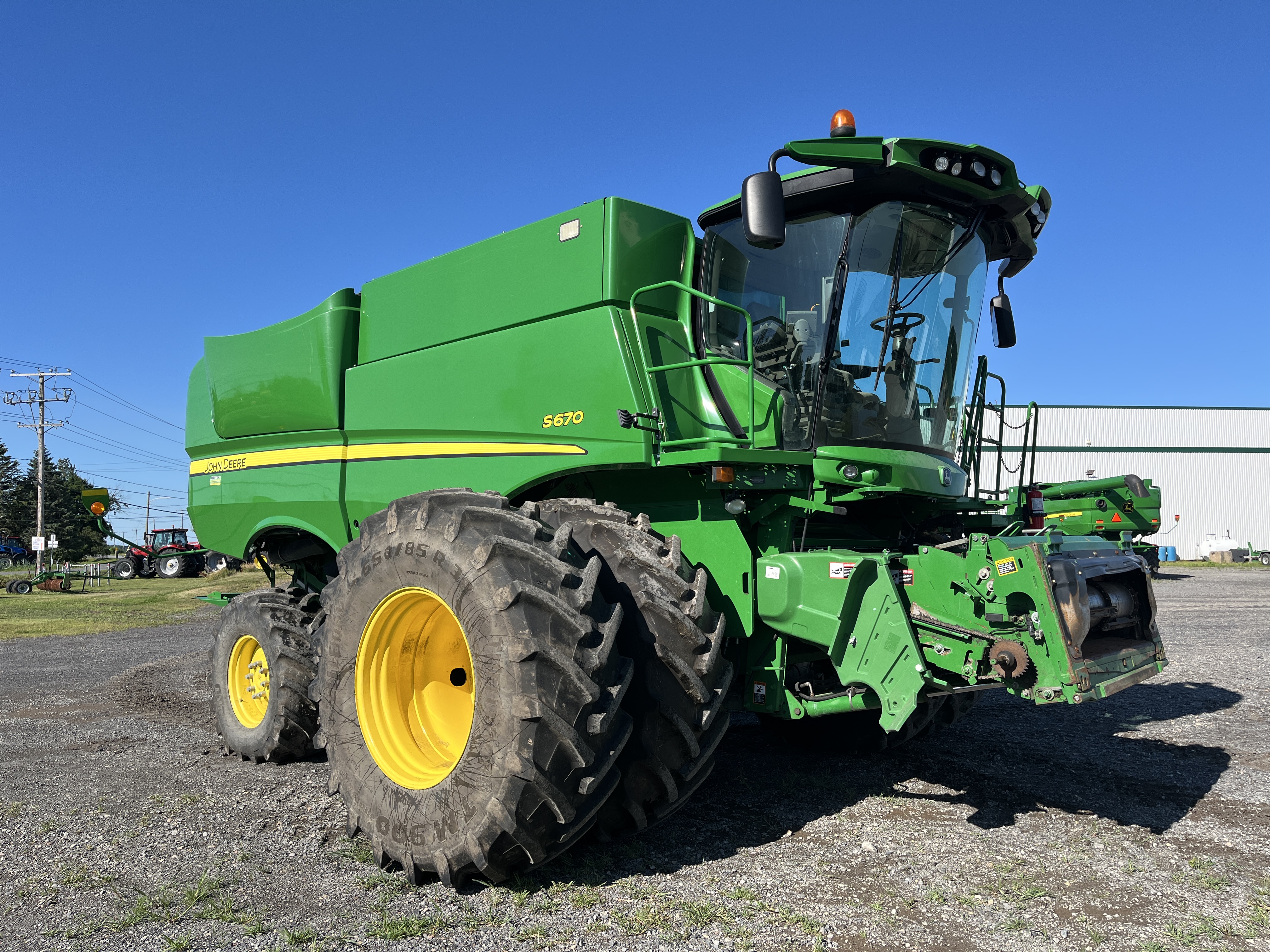 John Deere S670