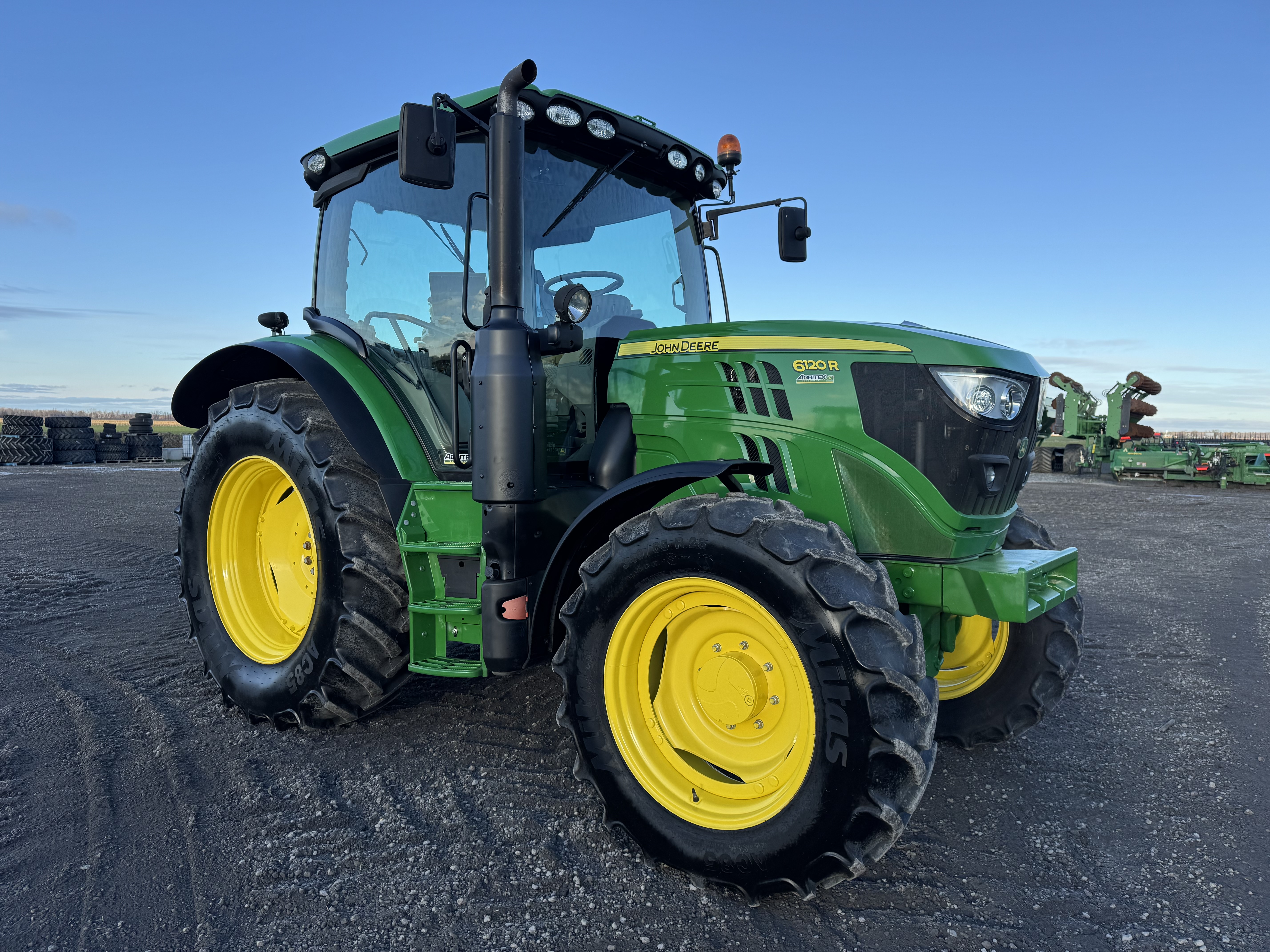 John Deere 6120R