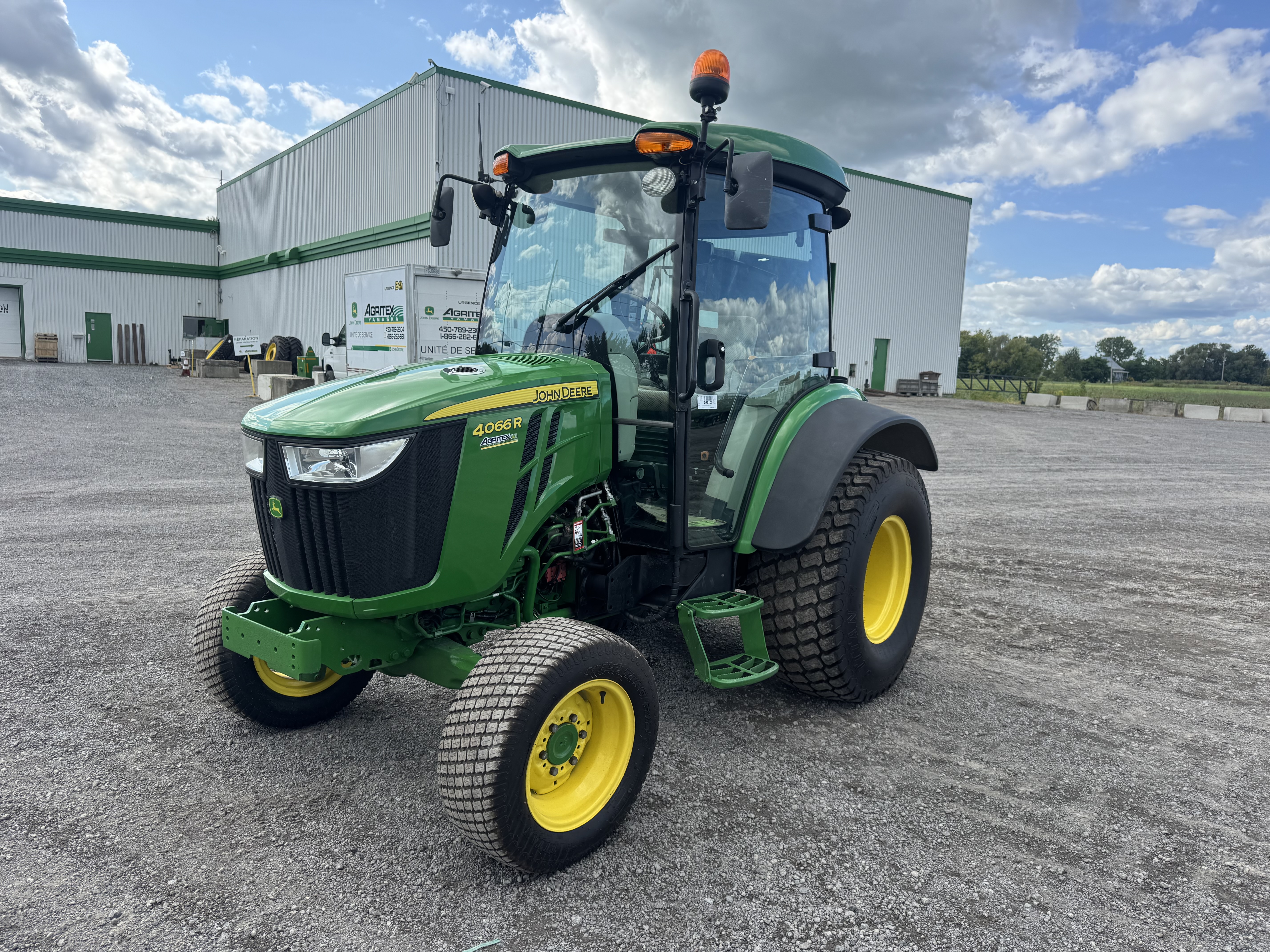 John Deere 4066R TURF