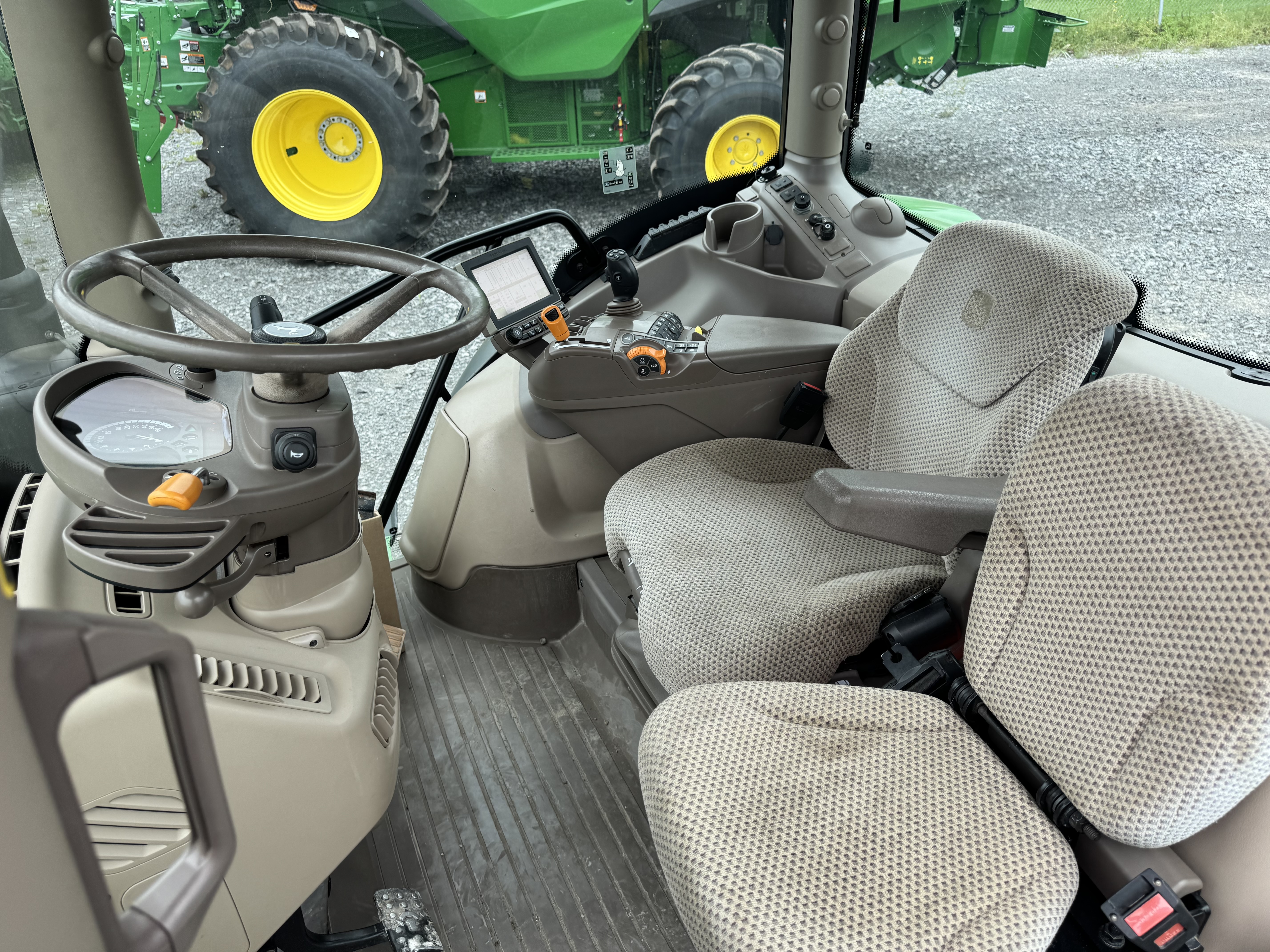 John Deere 6110R LOADER NSL
