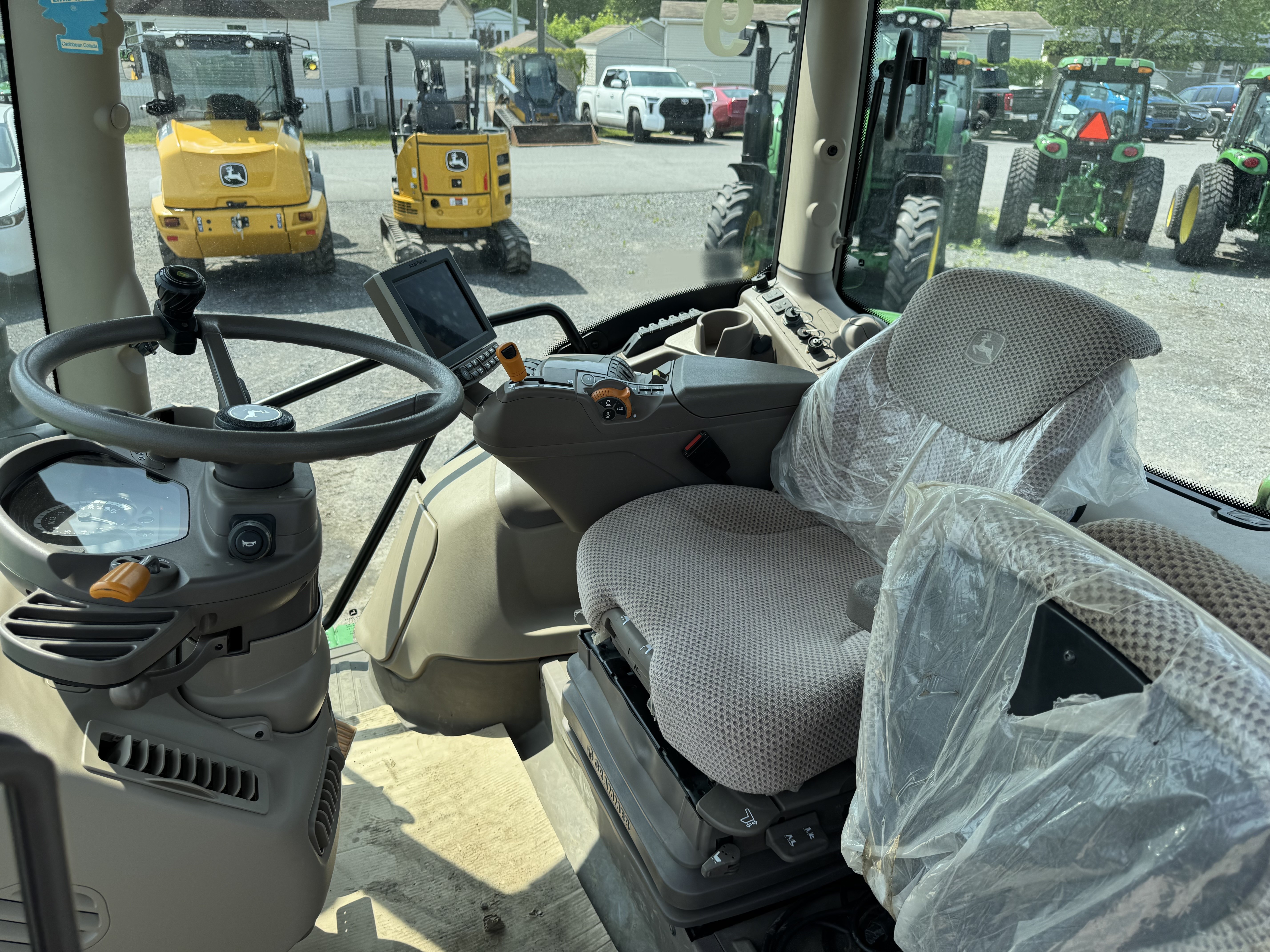 John Deere 6110R 