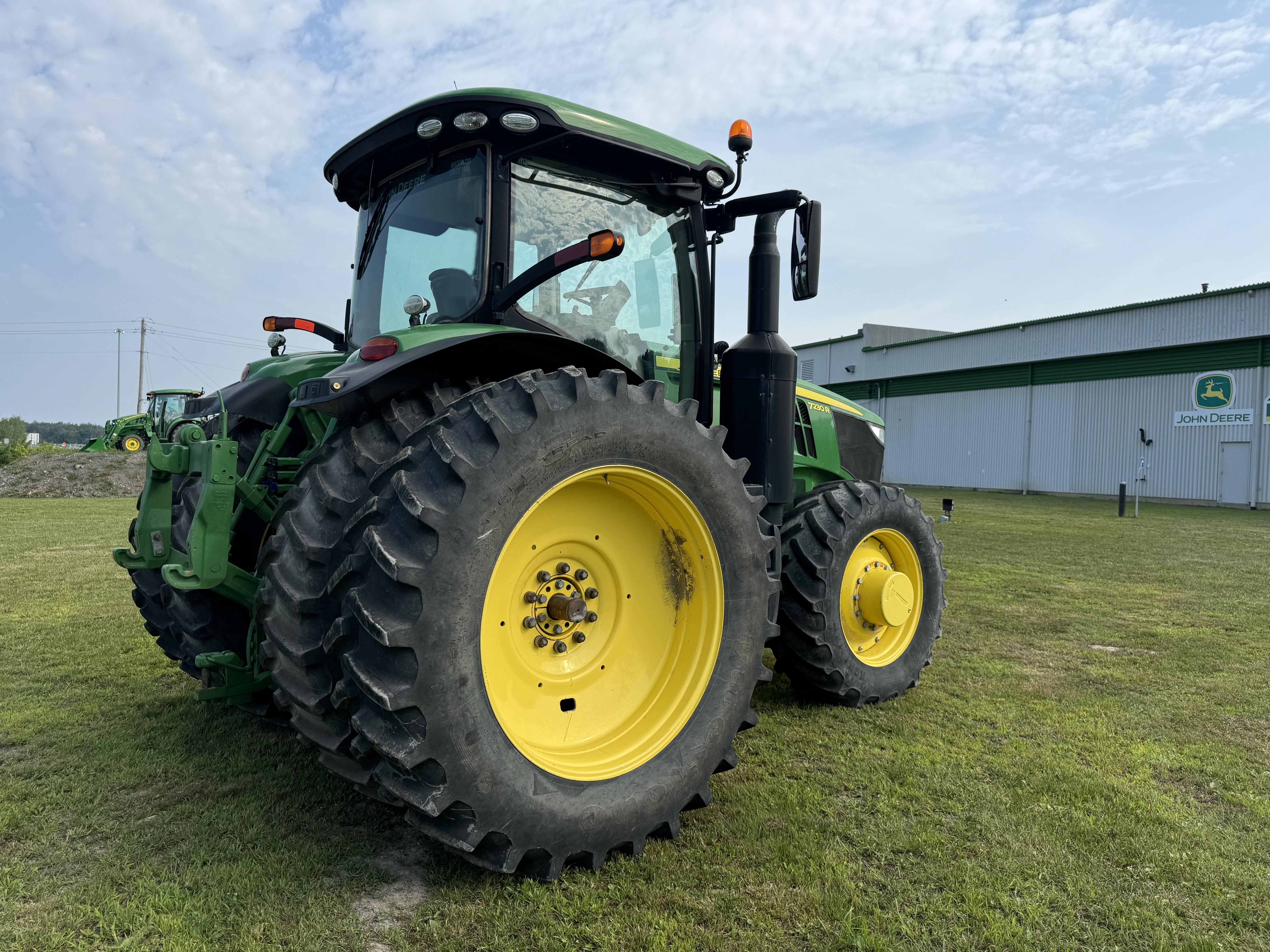 John Deere 7230R 