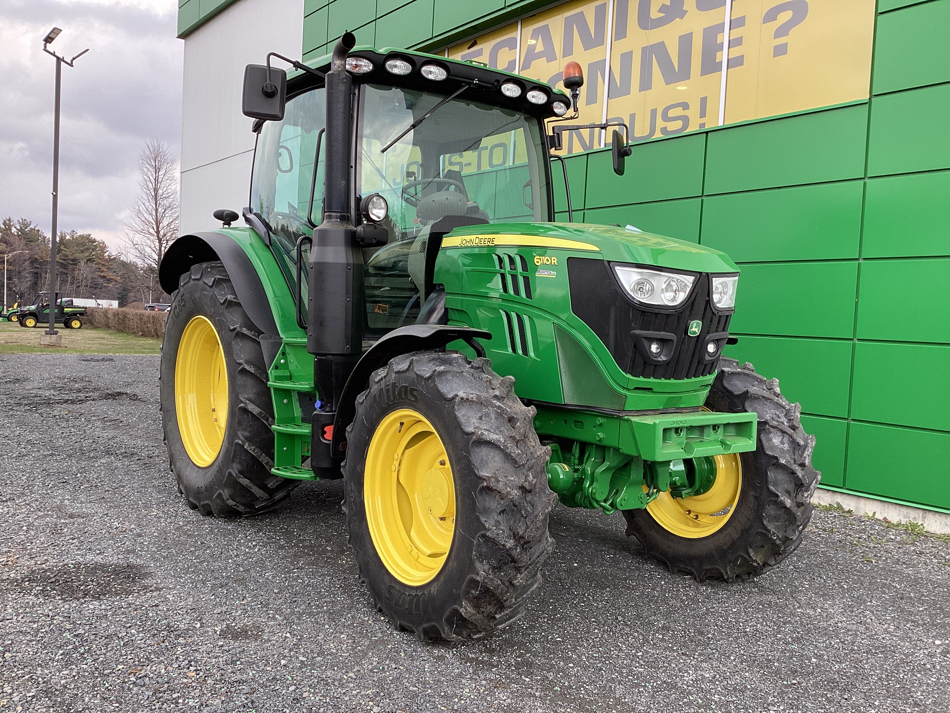 John Deere 6110R
