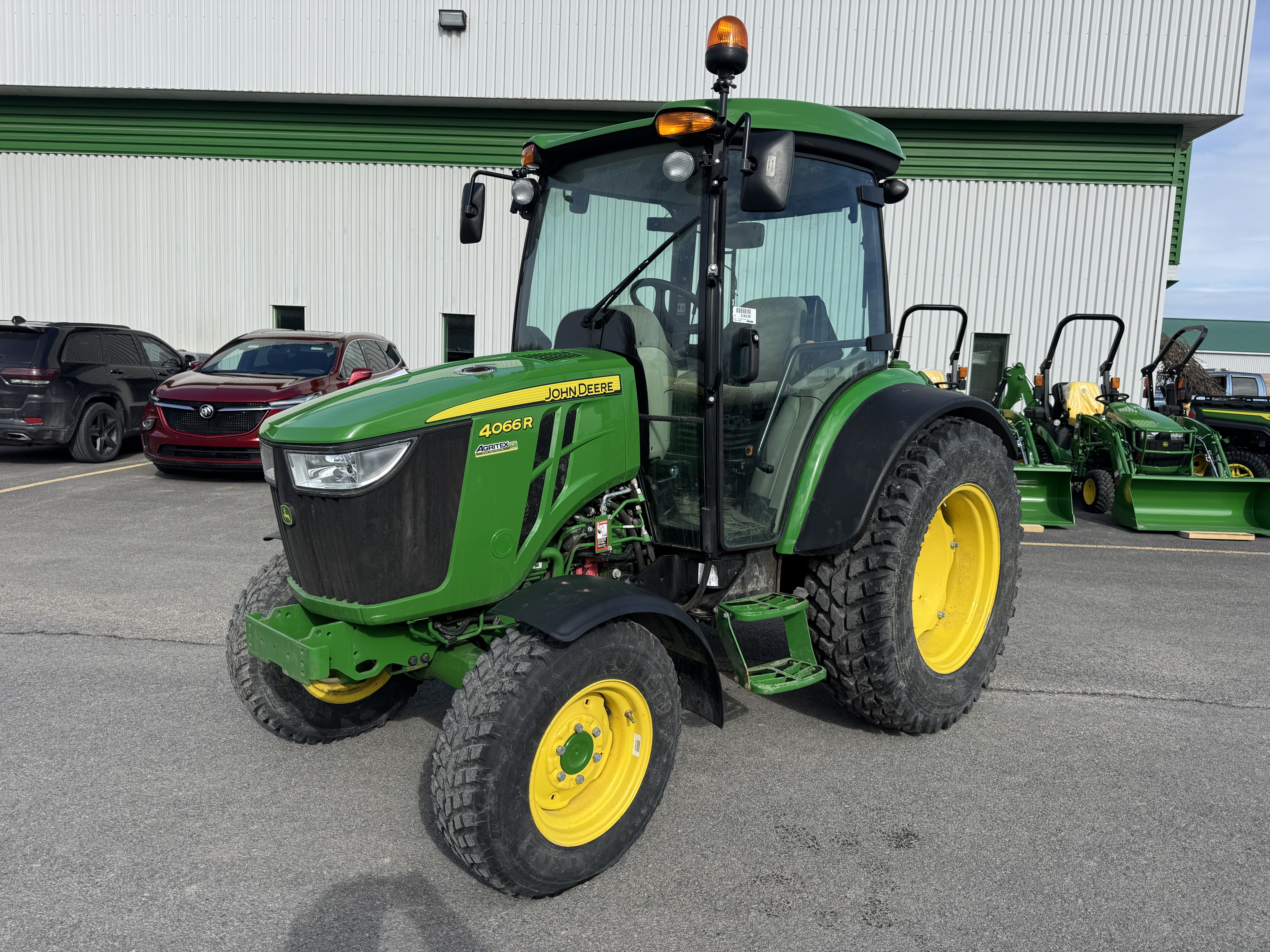 John Deere 4066R NOKIAN 