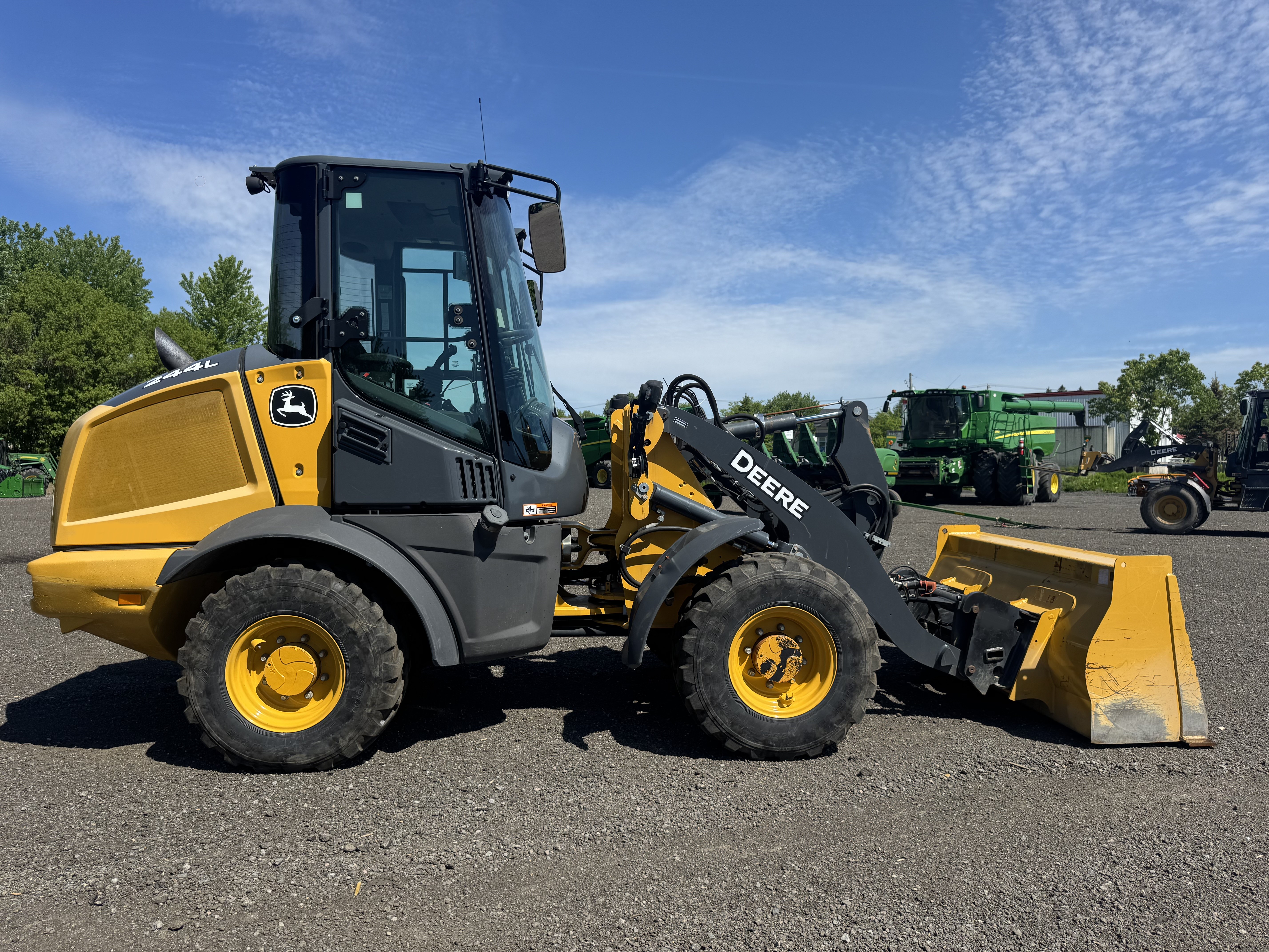 John Deere 244L