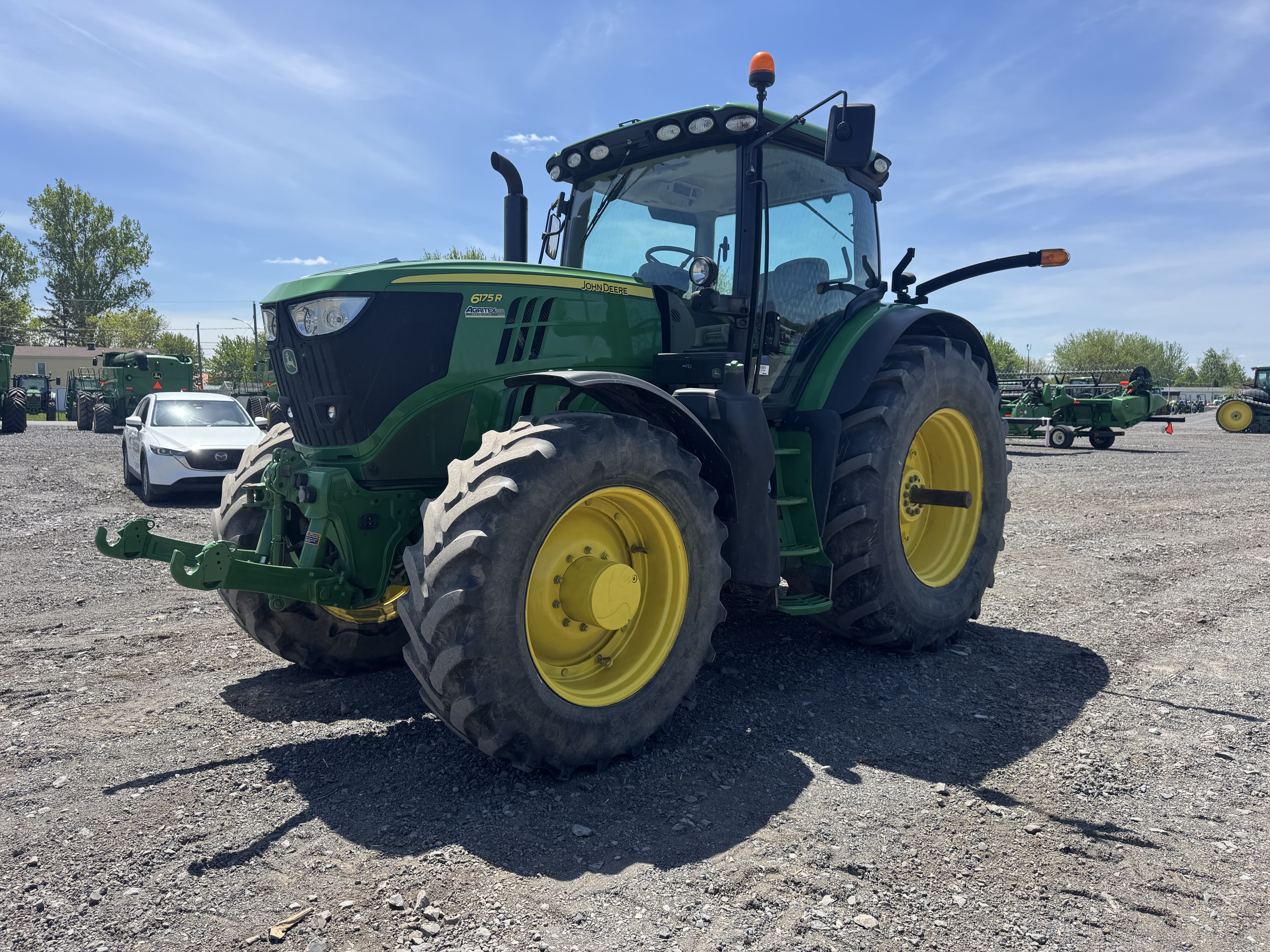 John Deere 6175R  FRT HITCH