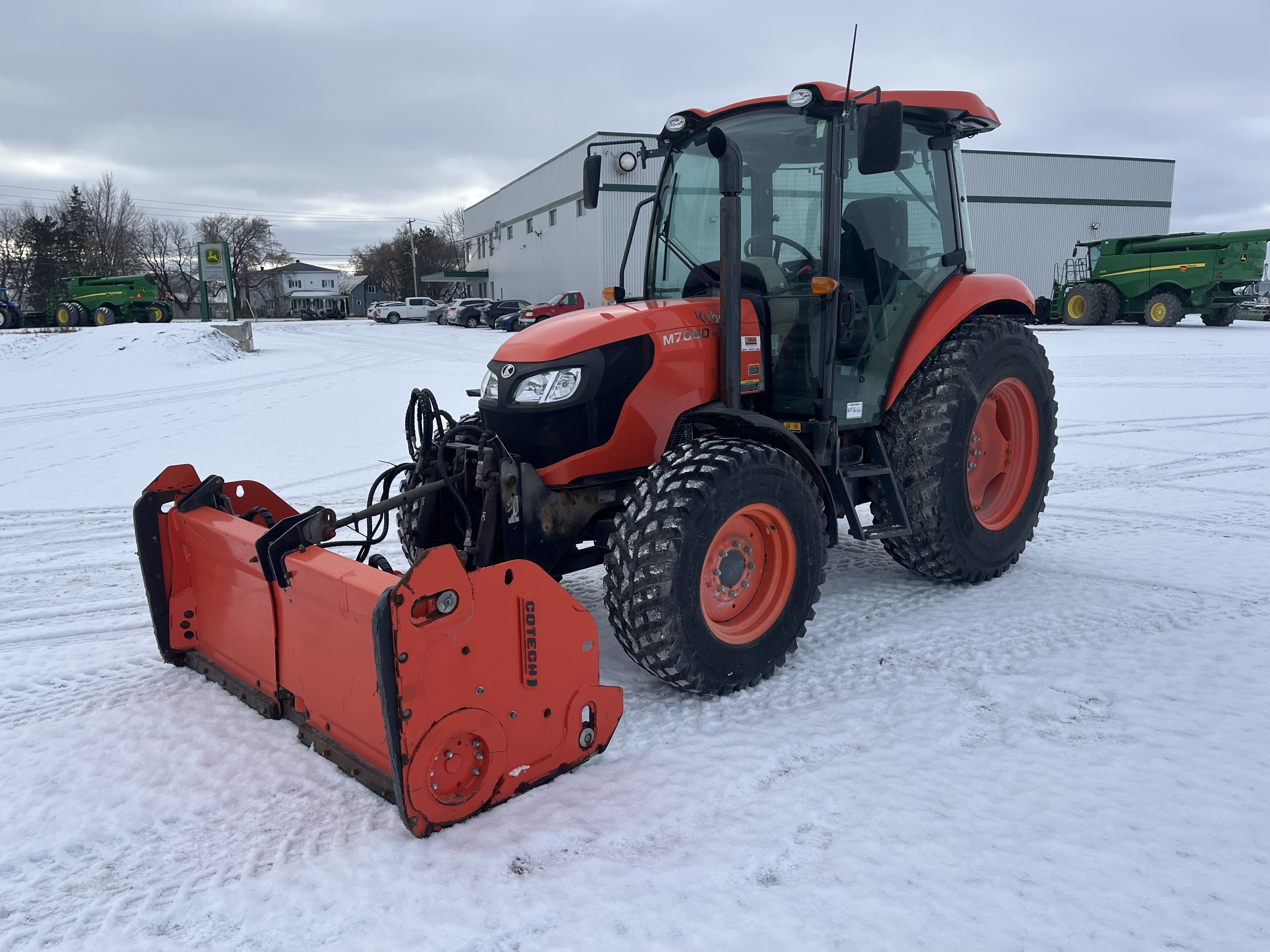 Kubota M7060 NOKIAN GRATTE