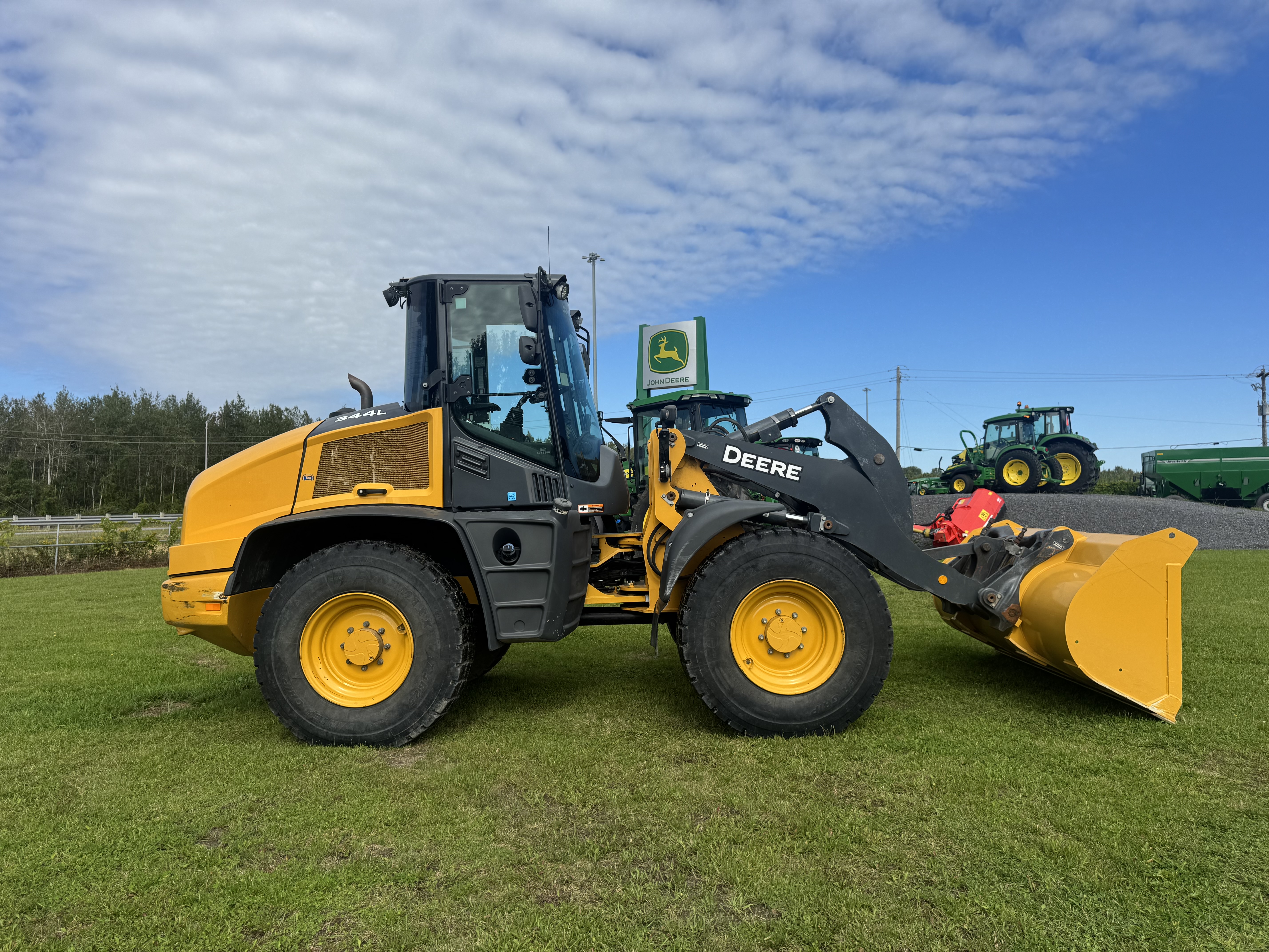 John Deere 344L