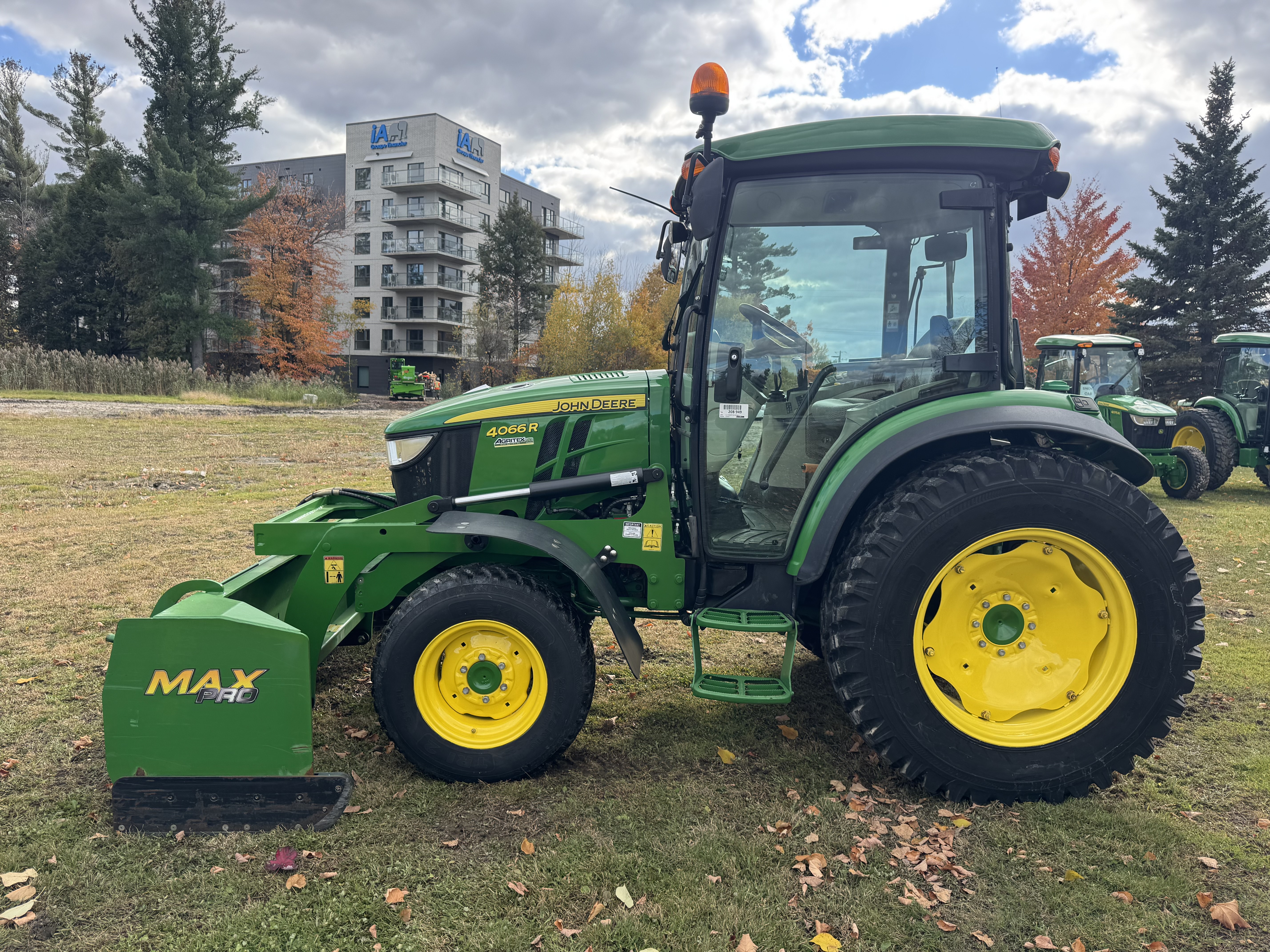 John Deere 4066R NOKIAN GRATTE AUTRE
