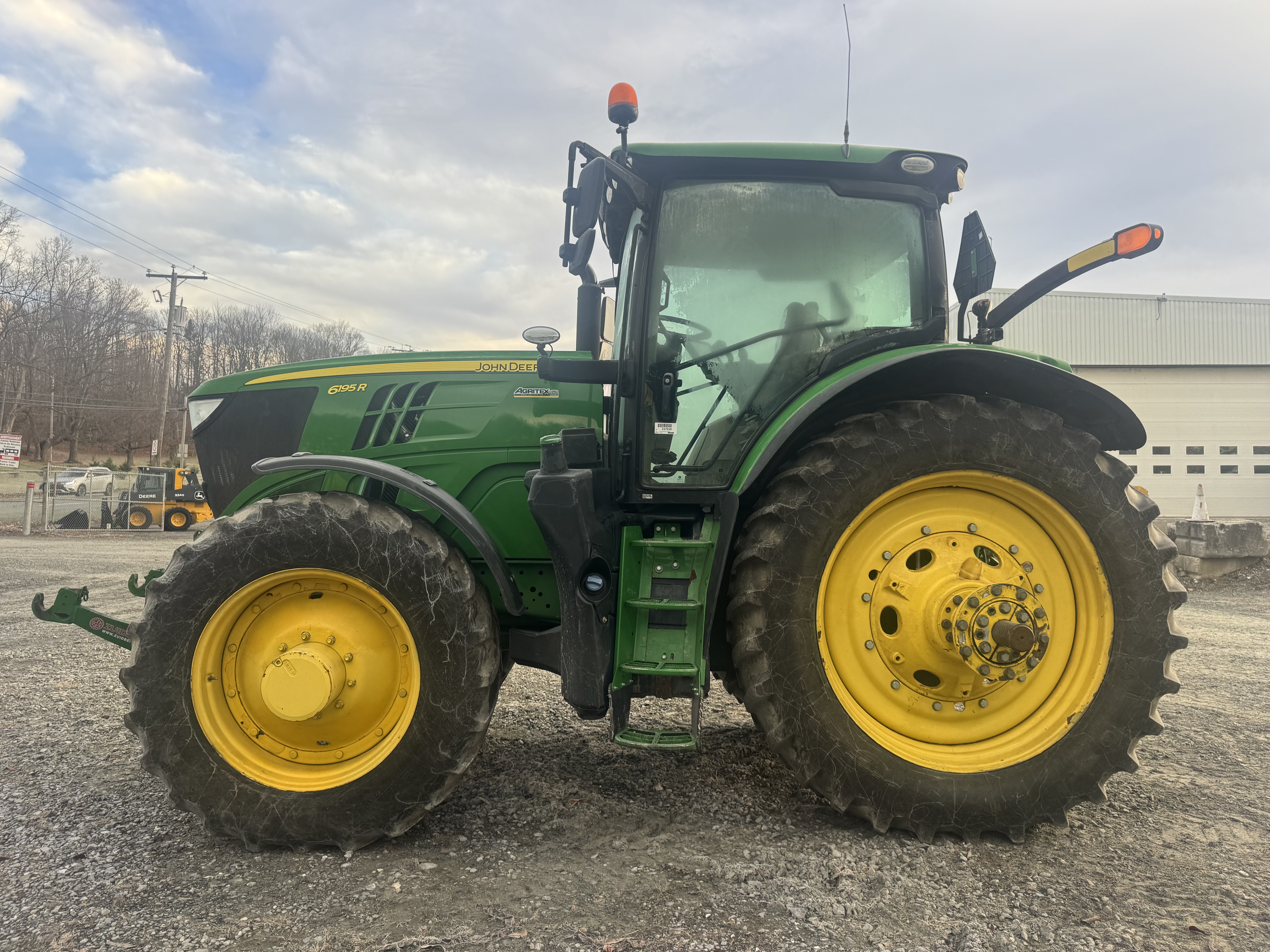 John Deere 6195R FRT HITCH PTO