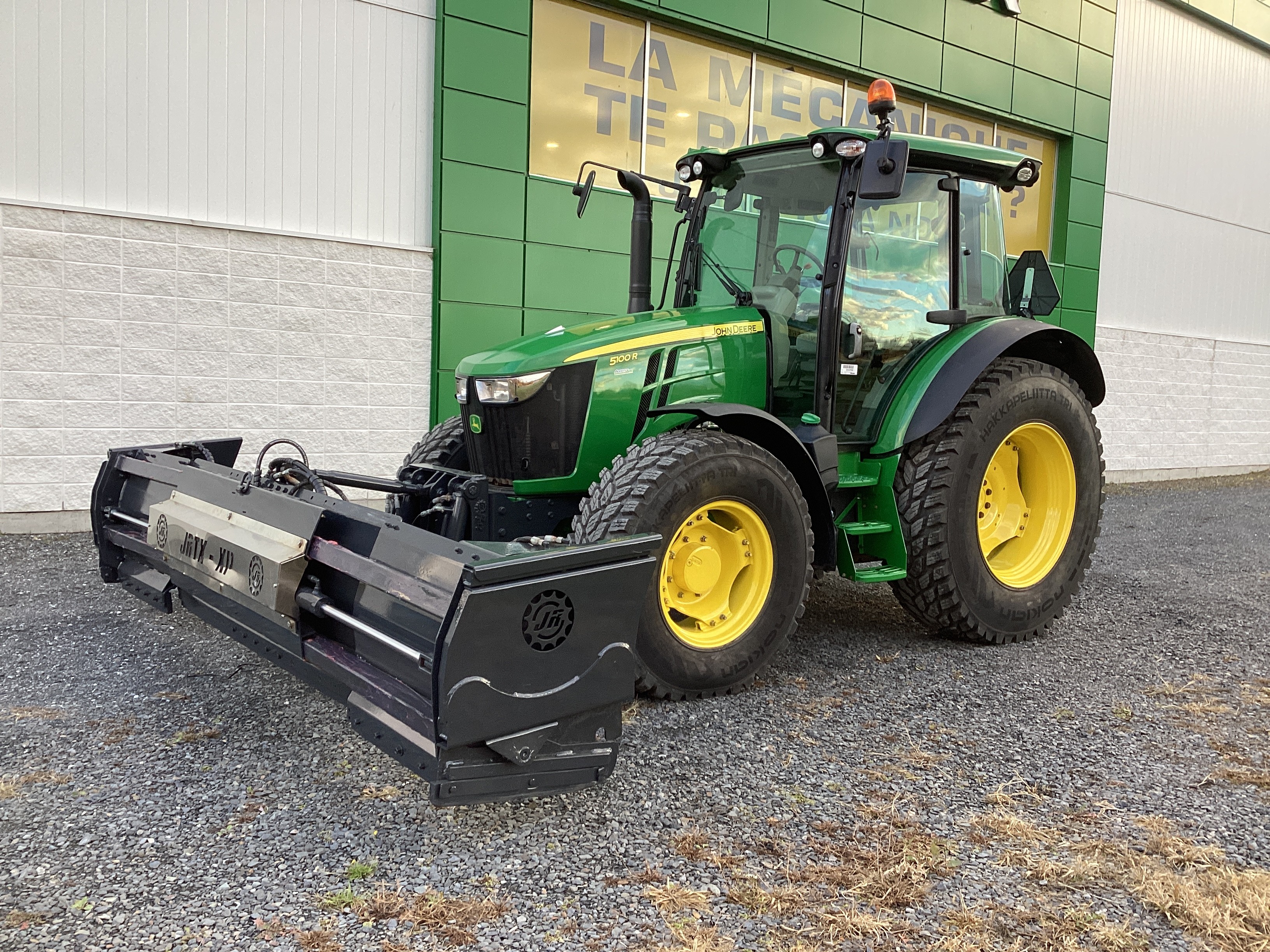 John Deere 5100R