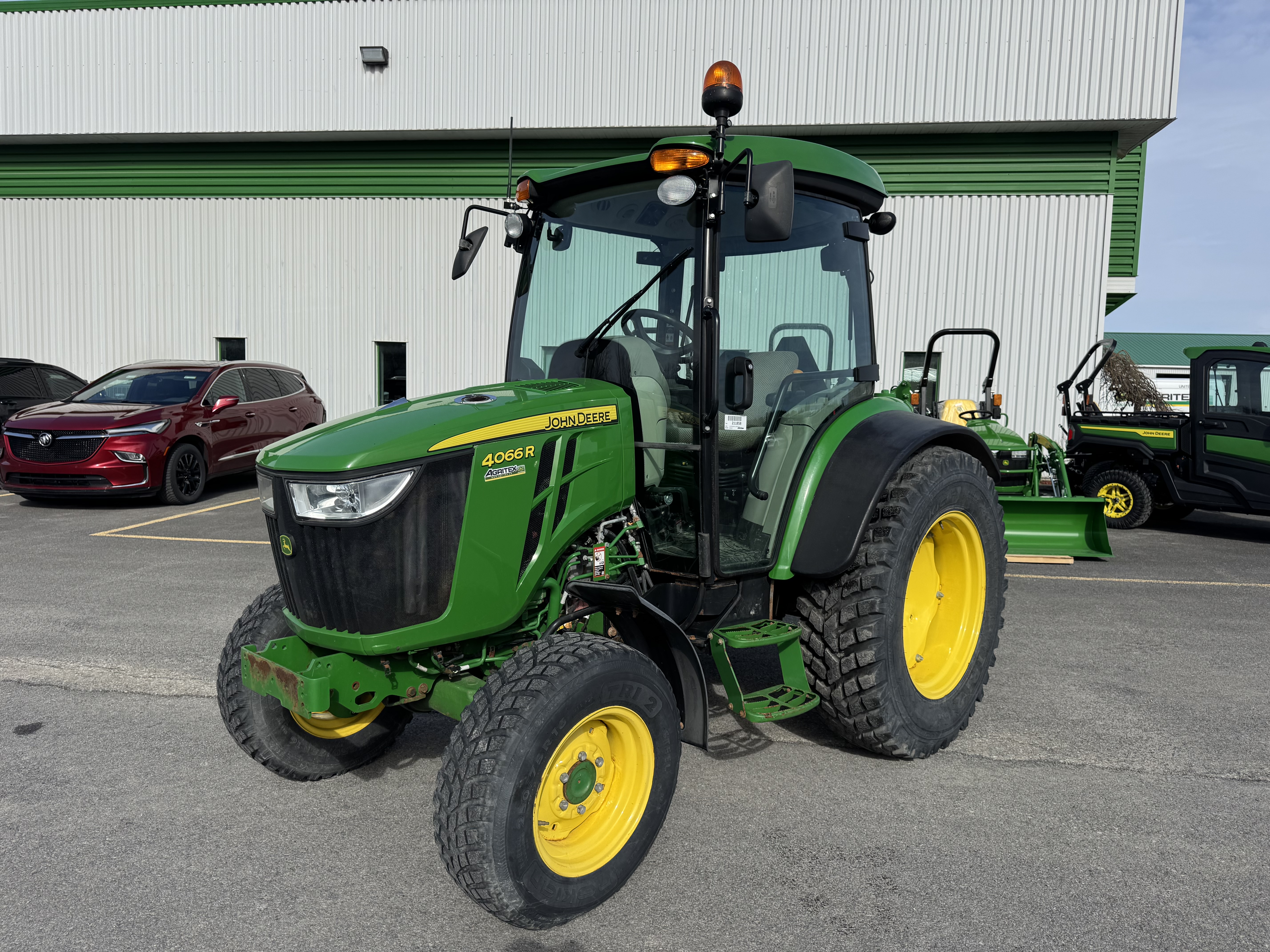 John Deere 4066R NOKIAN 
