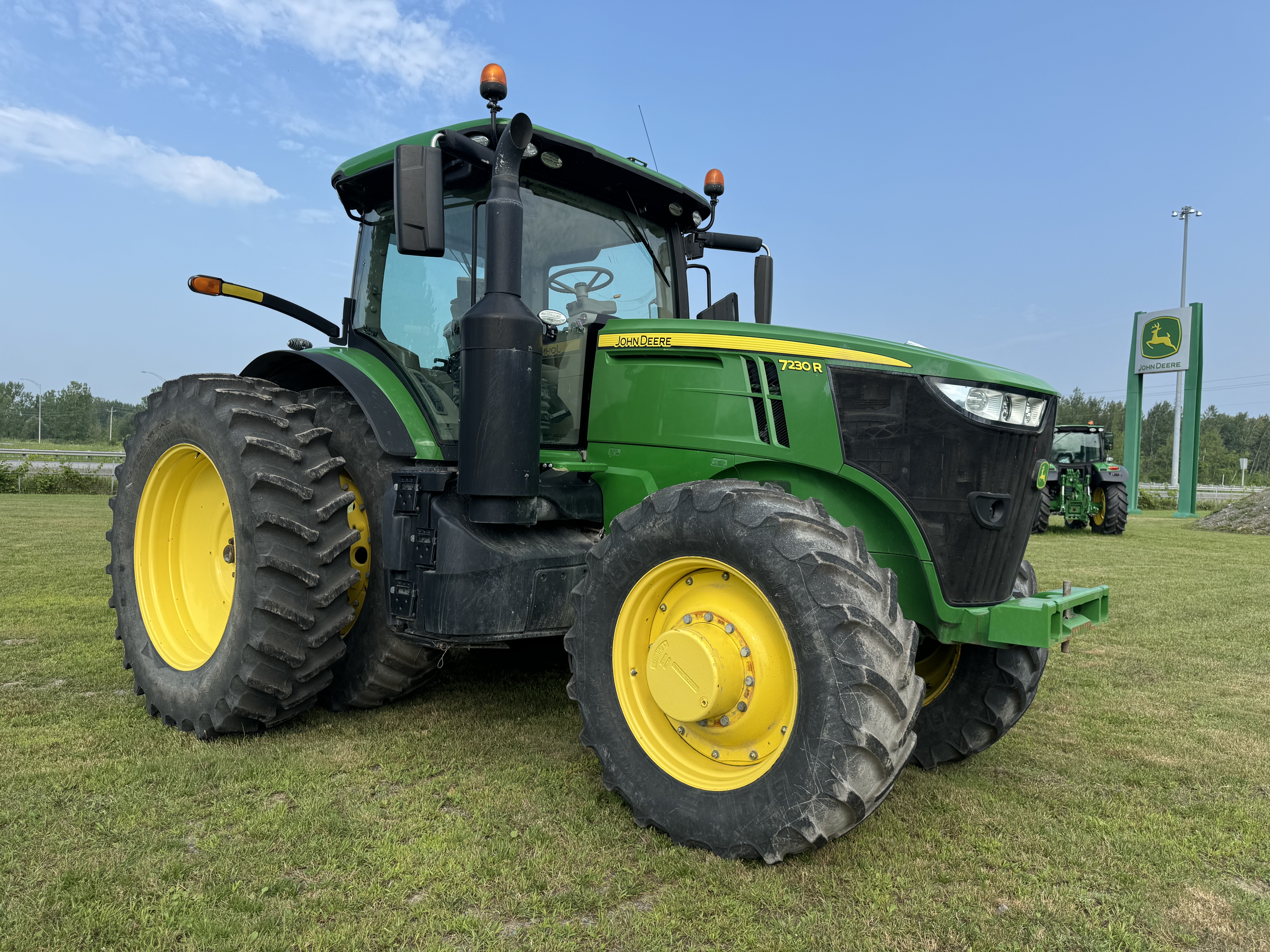 John Deere 7230R 