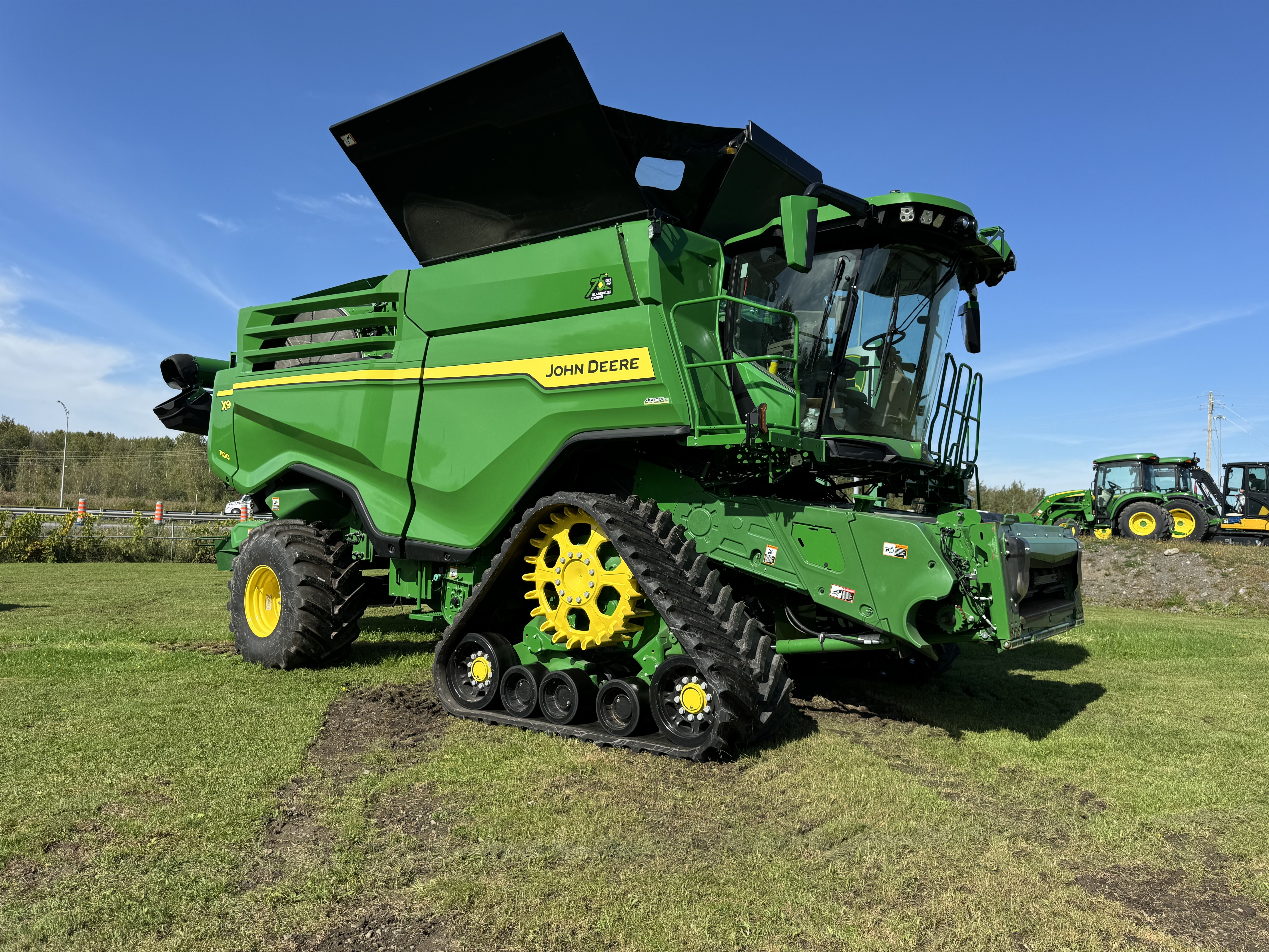 John Deere X9 1100 TRACK