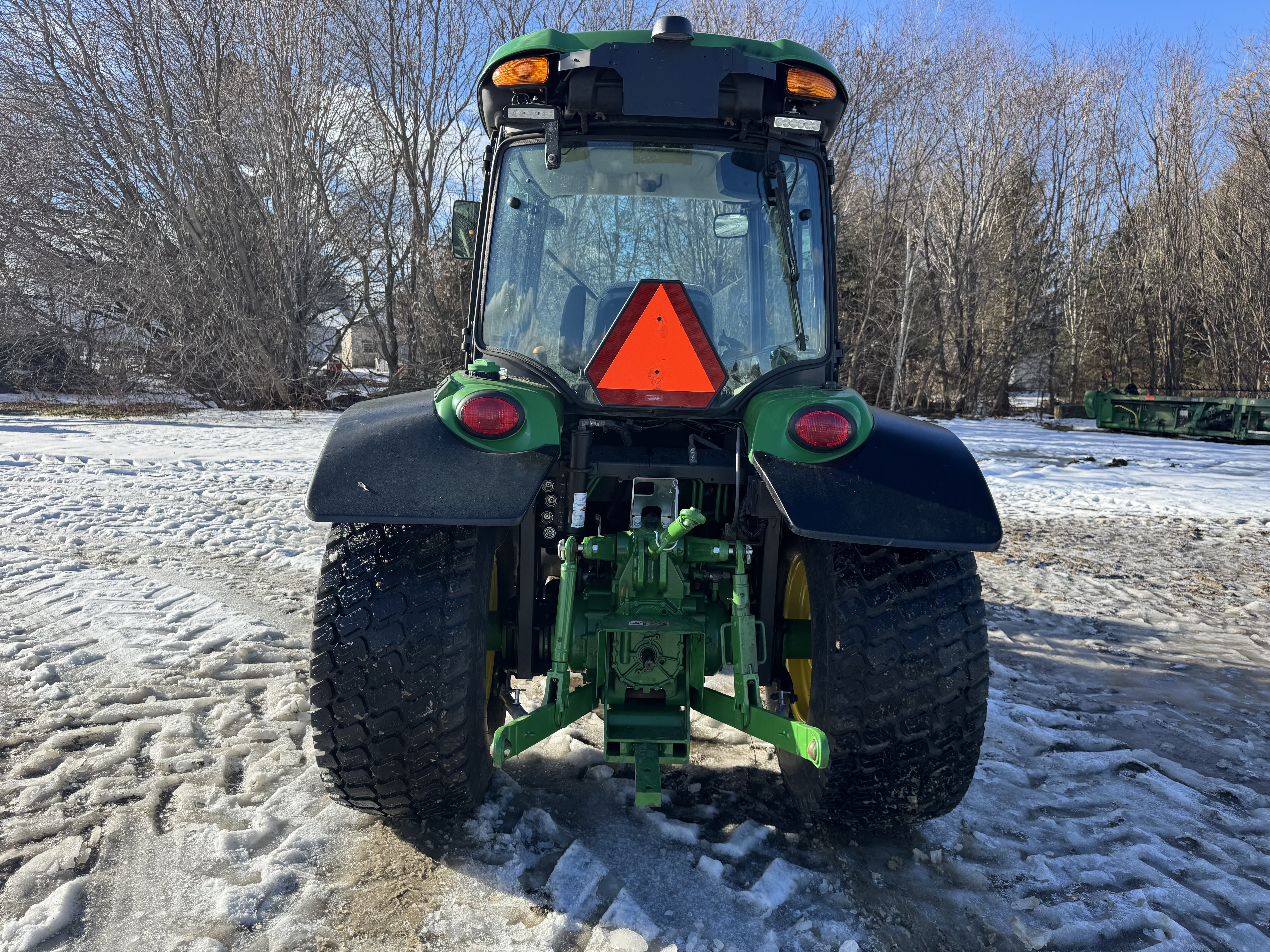John Deere 4066R GRATTE TURF   