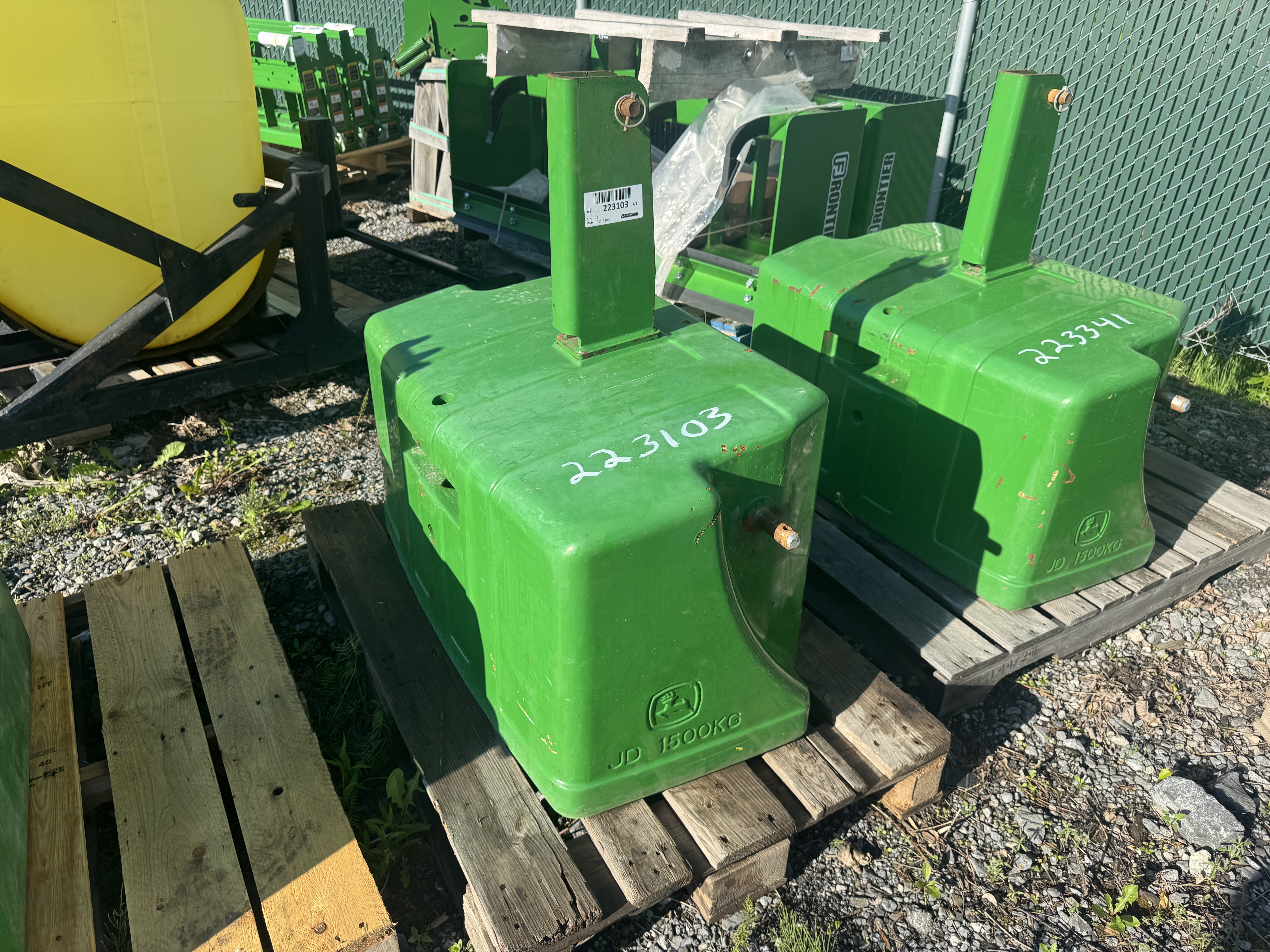 John Deere PESEE AVANT  3330LB  VERTE