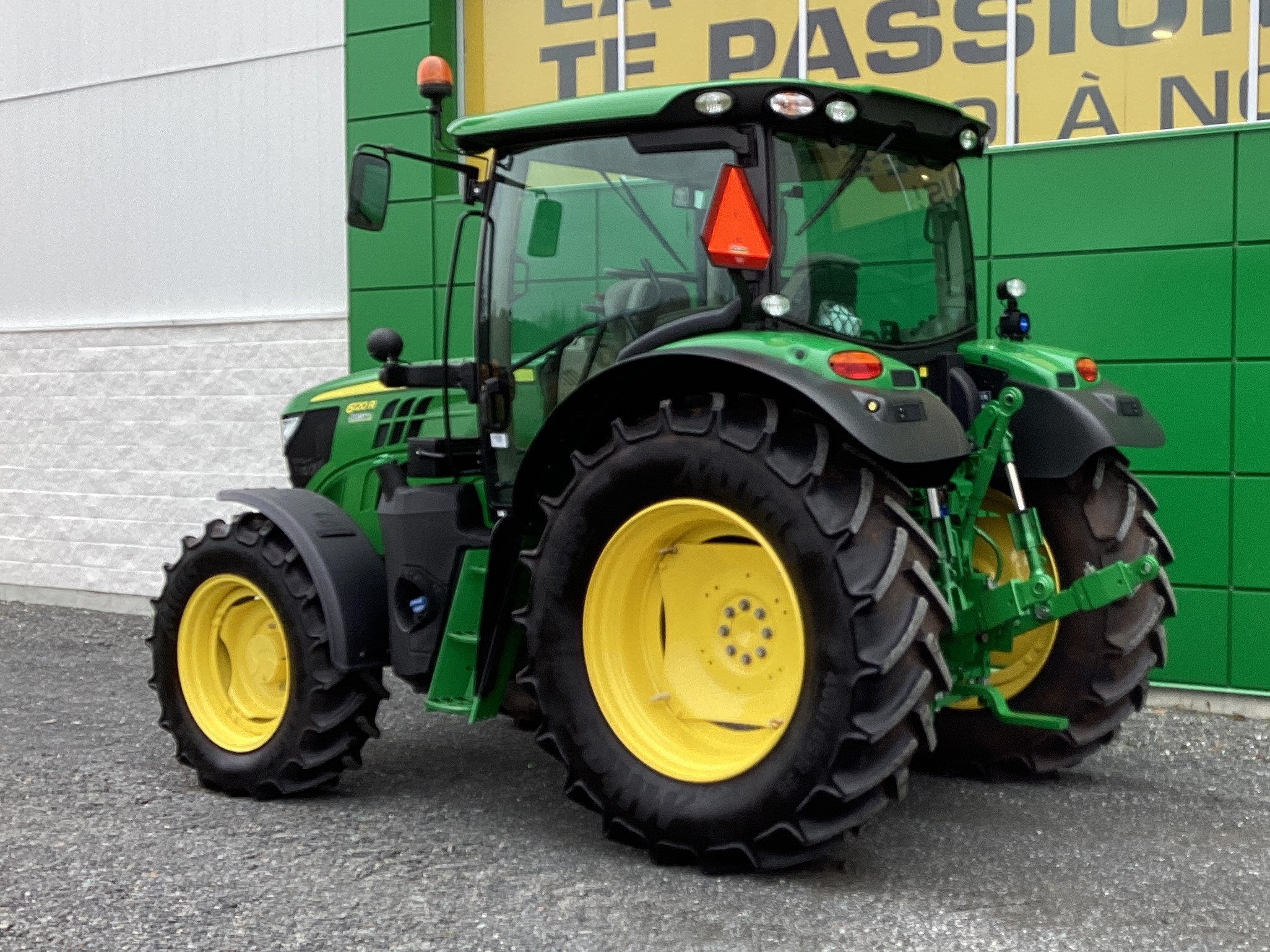 John Deere 6120R