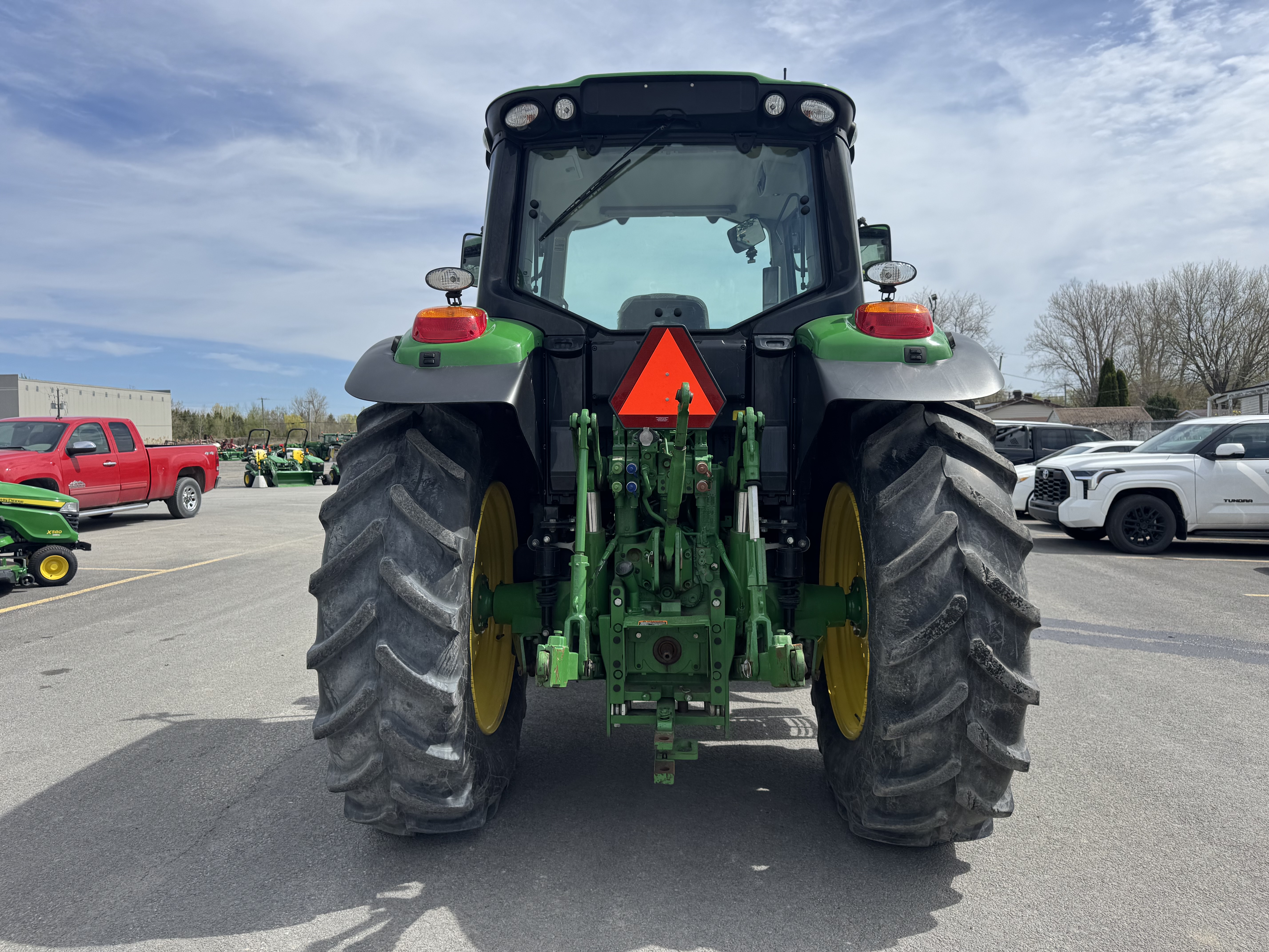 John Deere 6110M