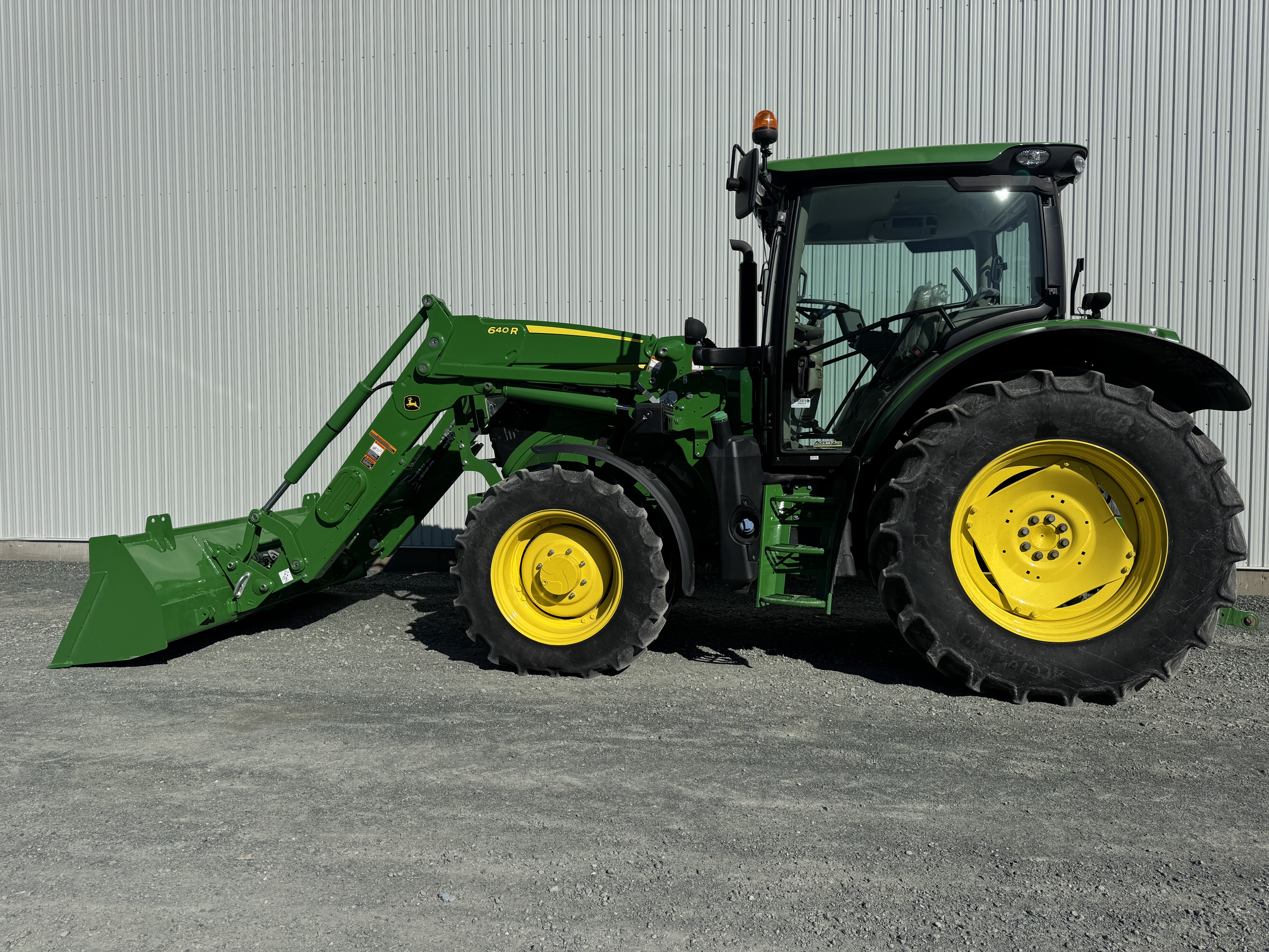 John Deere 6120R