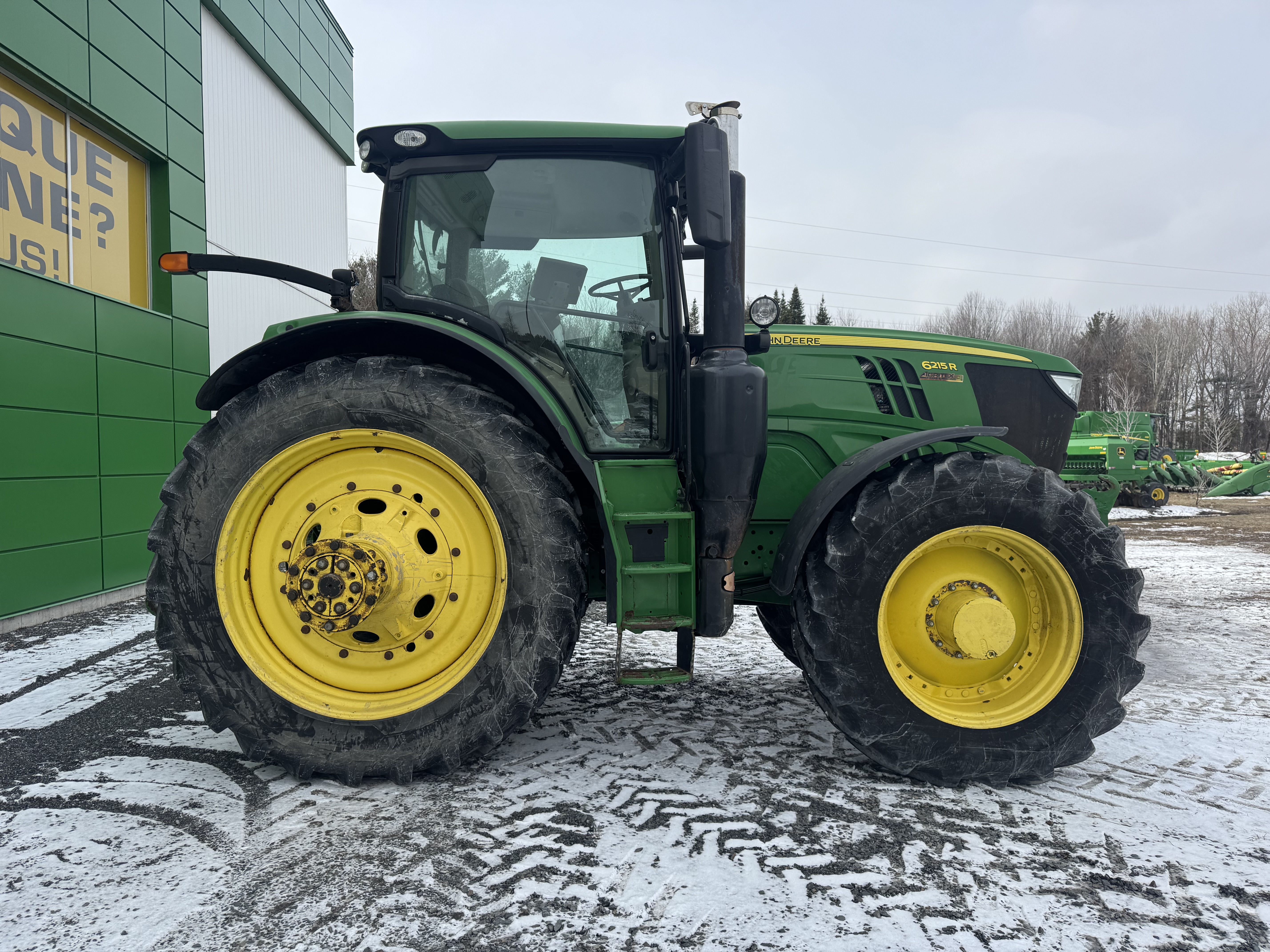 John Deere 6215R FRT HITCH PTO