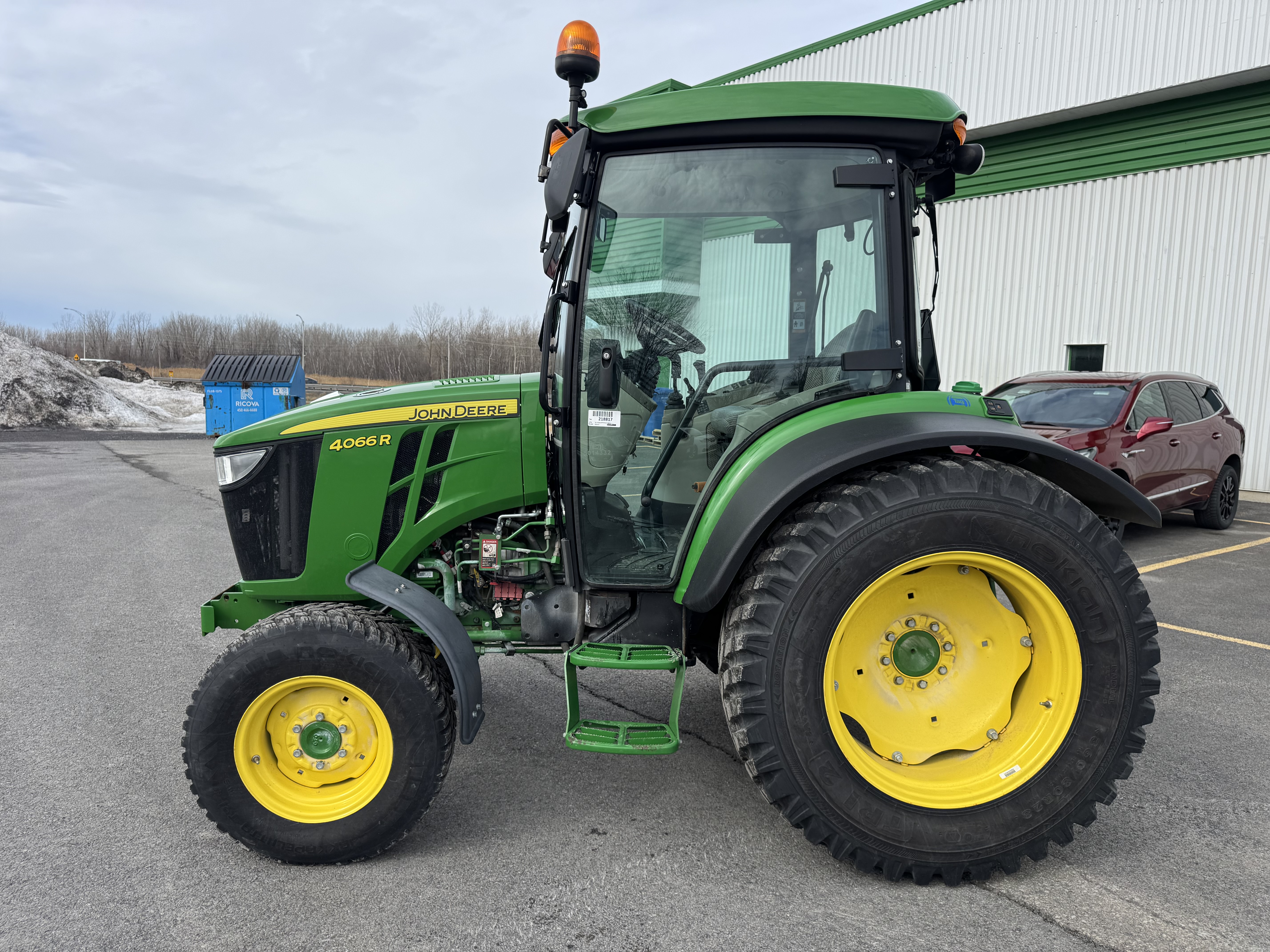 John Deere 4066R NOKIAN 