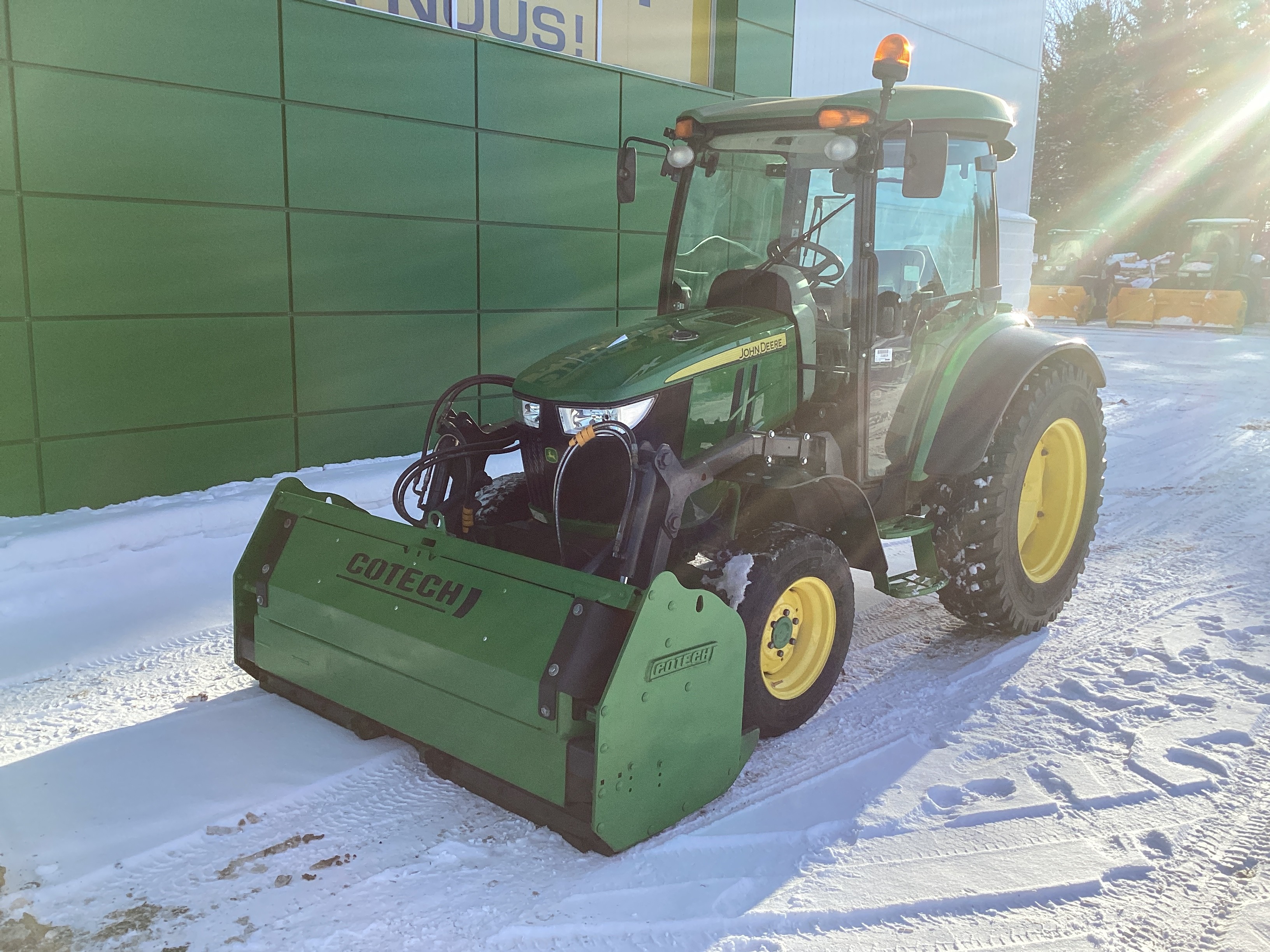 John Deere 4066R GRATTE NOKIAN    