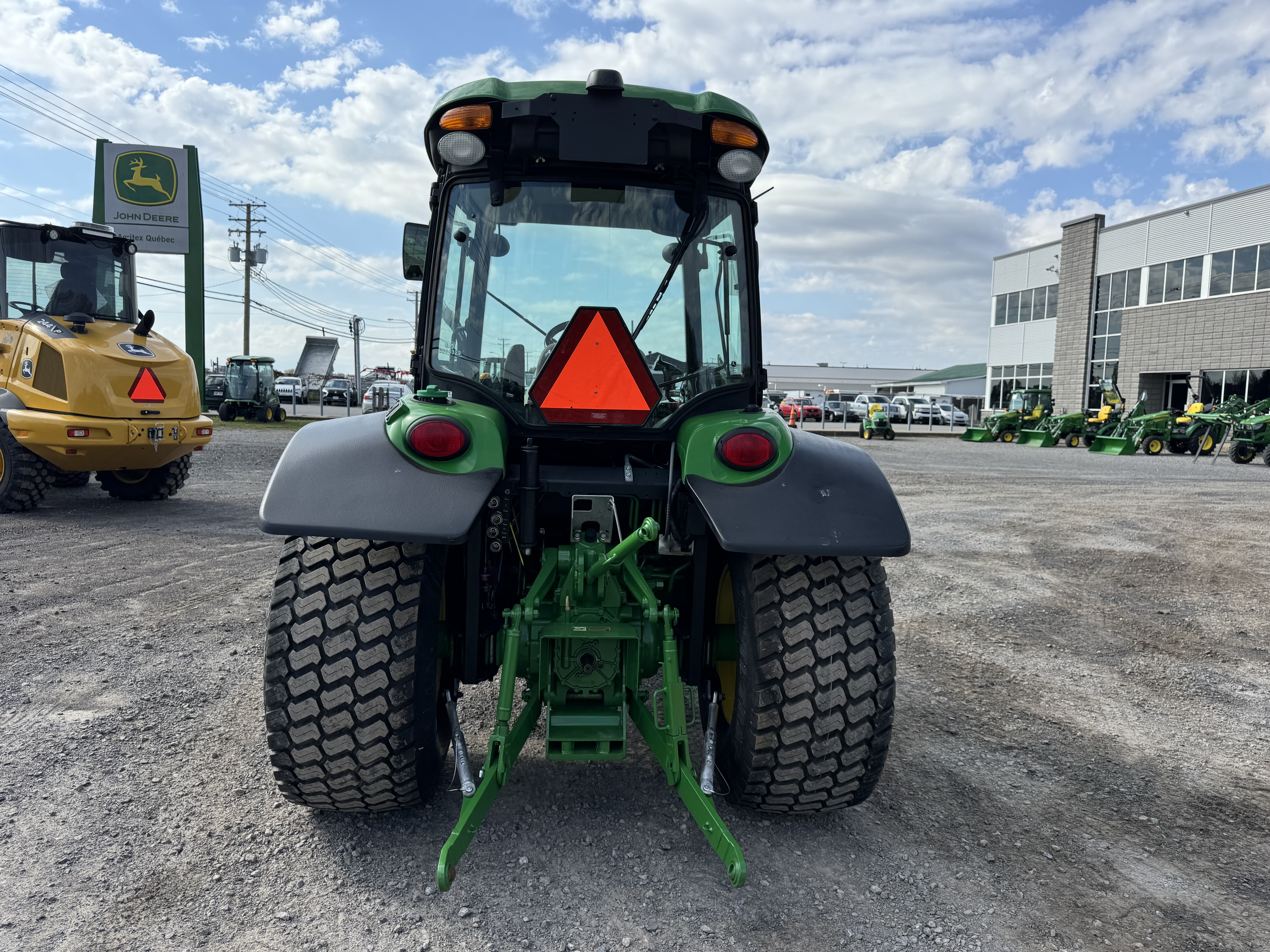 John Deere 4066R GRATTE TURF 