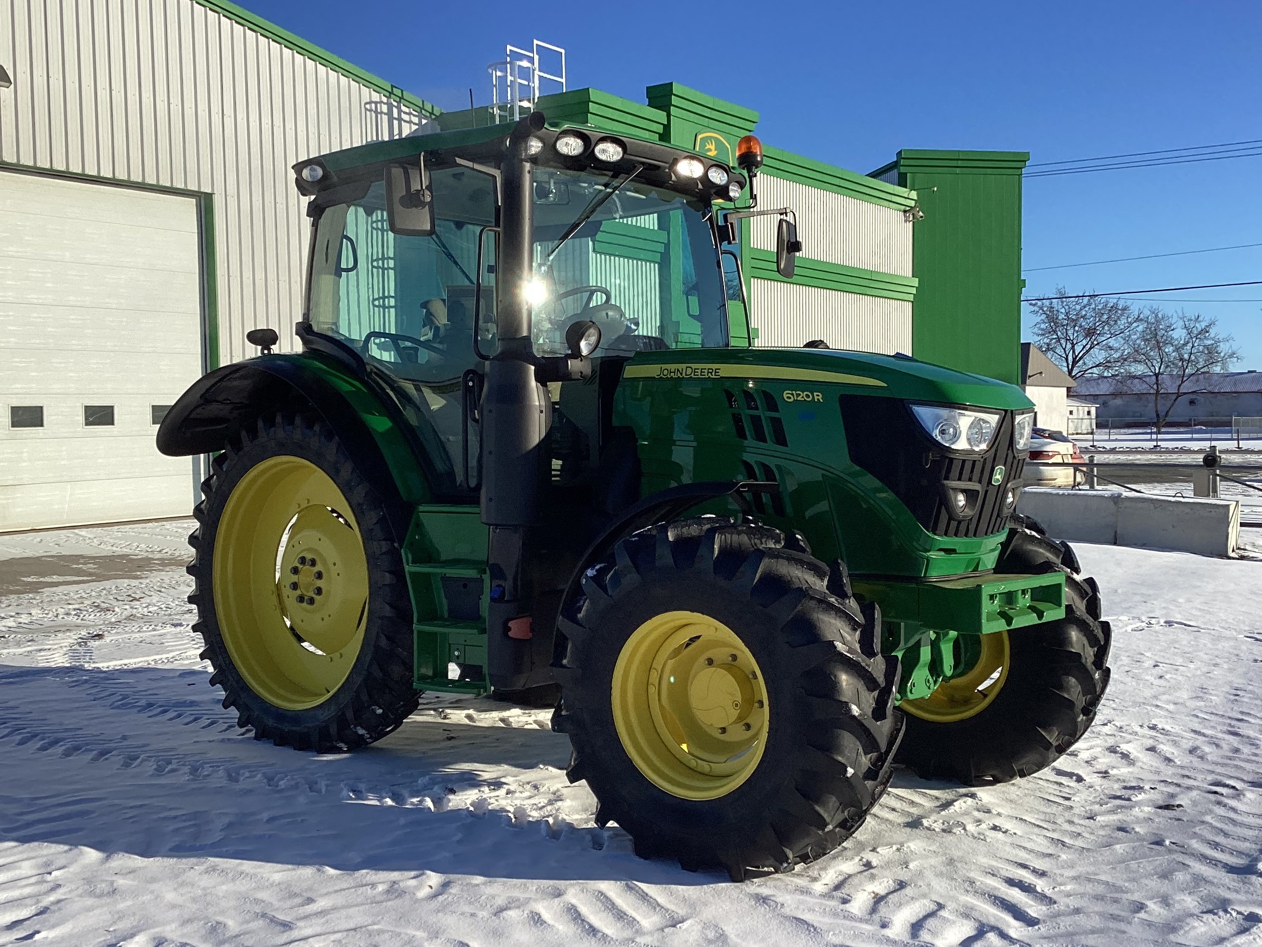 John Deere 6120R 